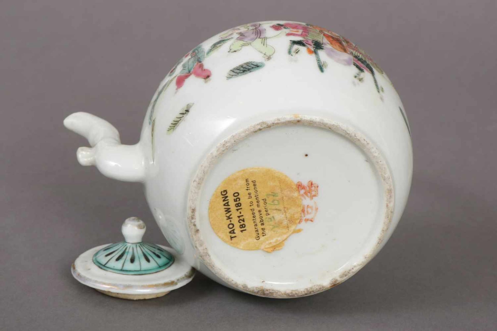 Kleine chinesische Tee-/Zeremonialkanne Porzellan, Tao Kwang (1821-1850), Qing-Dynastie, bauchiger - Bild 2 aus 2