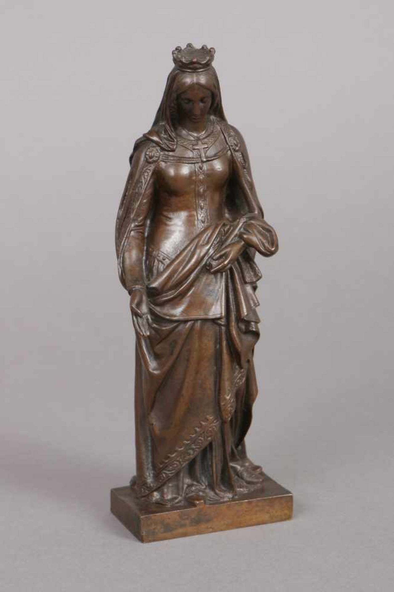 FERDINAND BARBEDIENNE (1810-1892) Bronzefigur ¨Stehende Königin mit Zepter¨ dunkel patiniert, auf