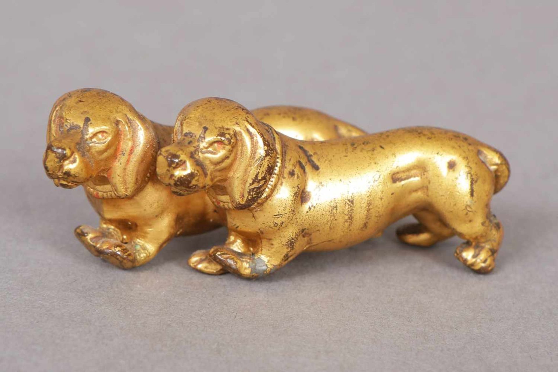 Wiener Bronze ¨2 Dackel¨ vergoldet, L ca. 5cm, an den Pfoten gedellt