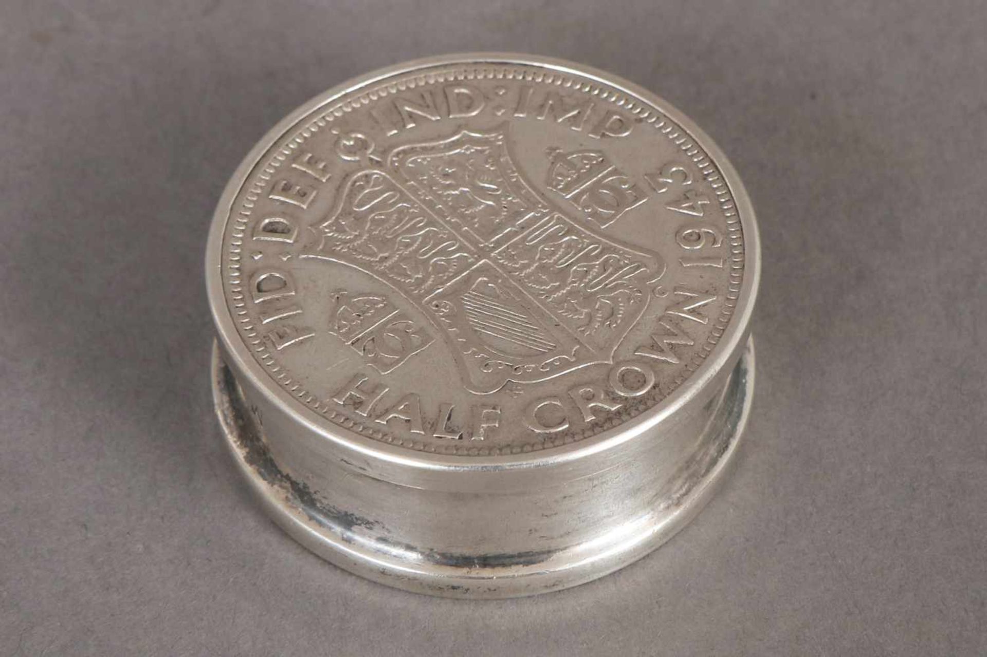 Pillendose Sterling Silber, Birmingham, um 1950, runde Dose, Deckel und Boden mit eingelegter