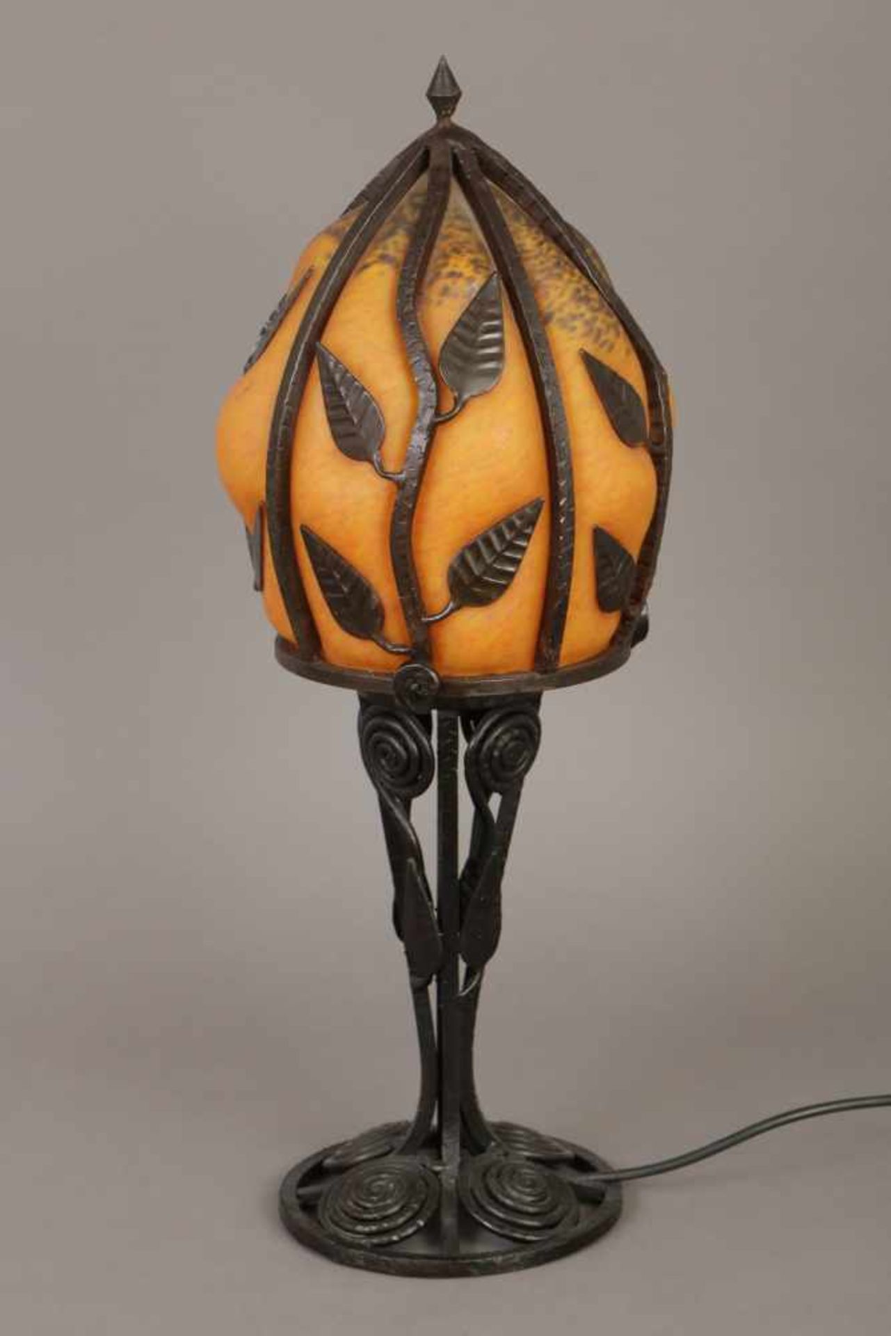 Tischlampe im Stile des französischen Jugendstil2. Hälfte 20. Jhdt., orange-schwarzer,