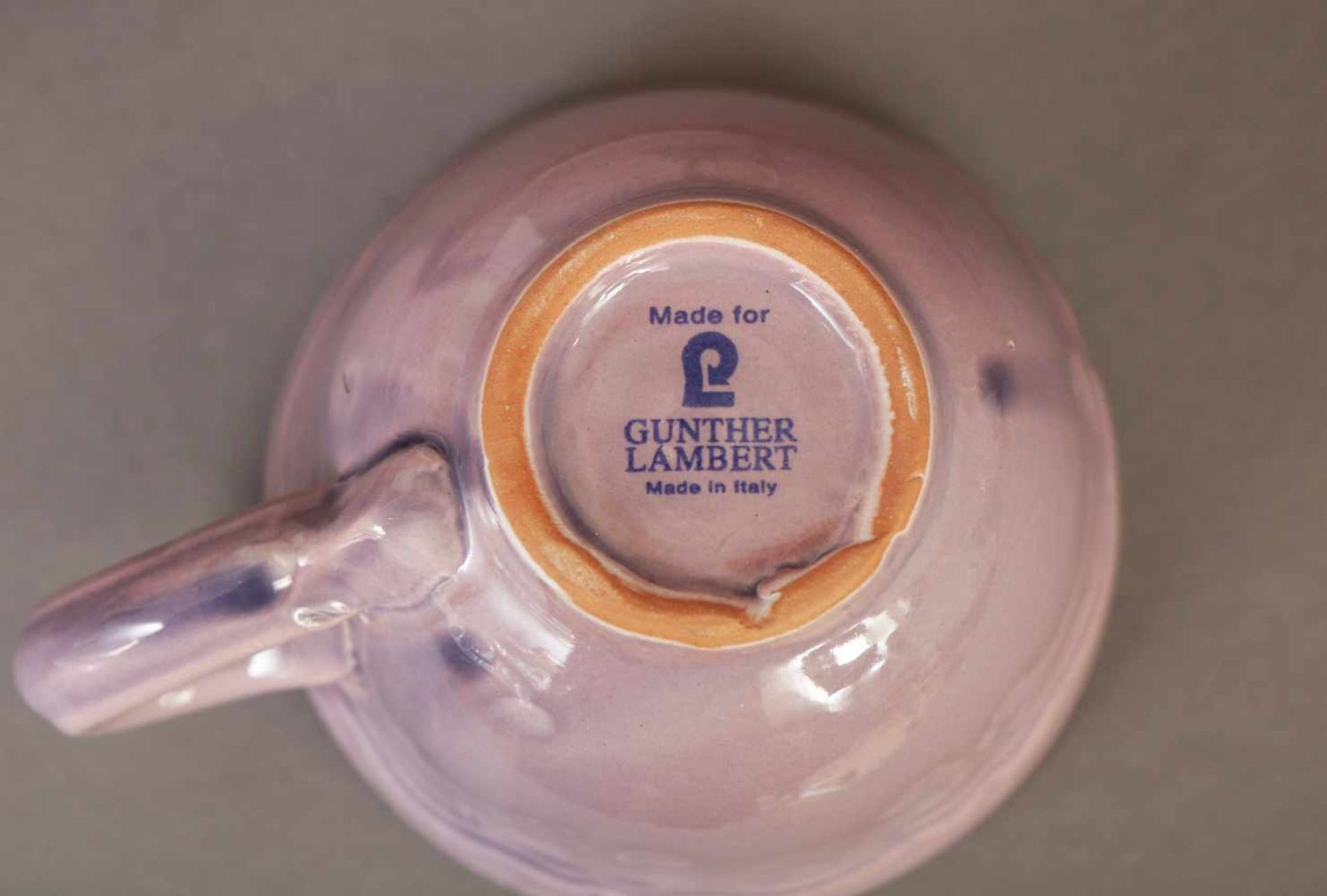 GUNTER LAMBERT Restserviceviolett glasiert, bestehend aus 1 großen Deckelterrine, 2 ovalen - Image 2 of 2