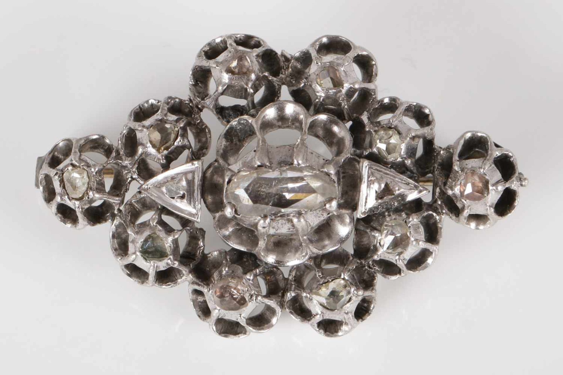 Antike DiamantbroscheSilber und 13 Diamanten, u.a. Rosenschliff, Gewicht ca. 9,36g, L ca. 3,7cm - Bild 2 aus 2