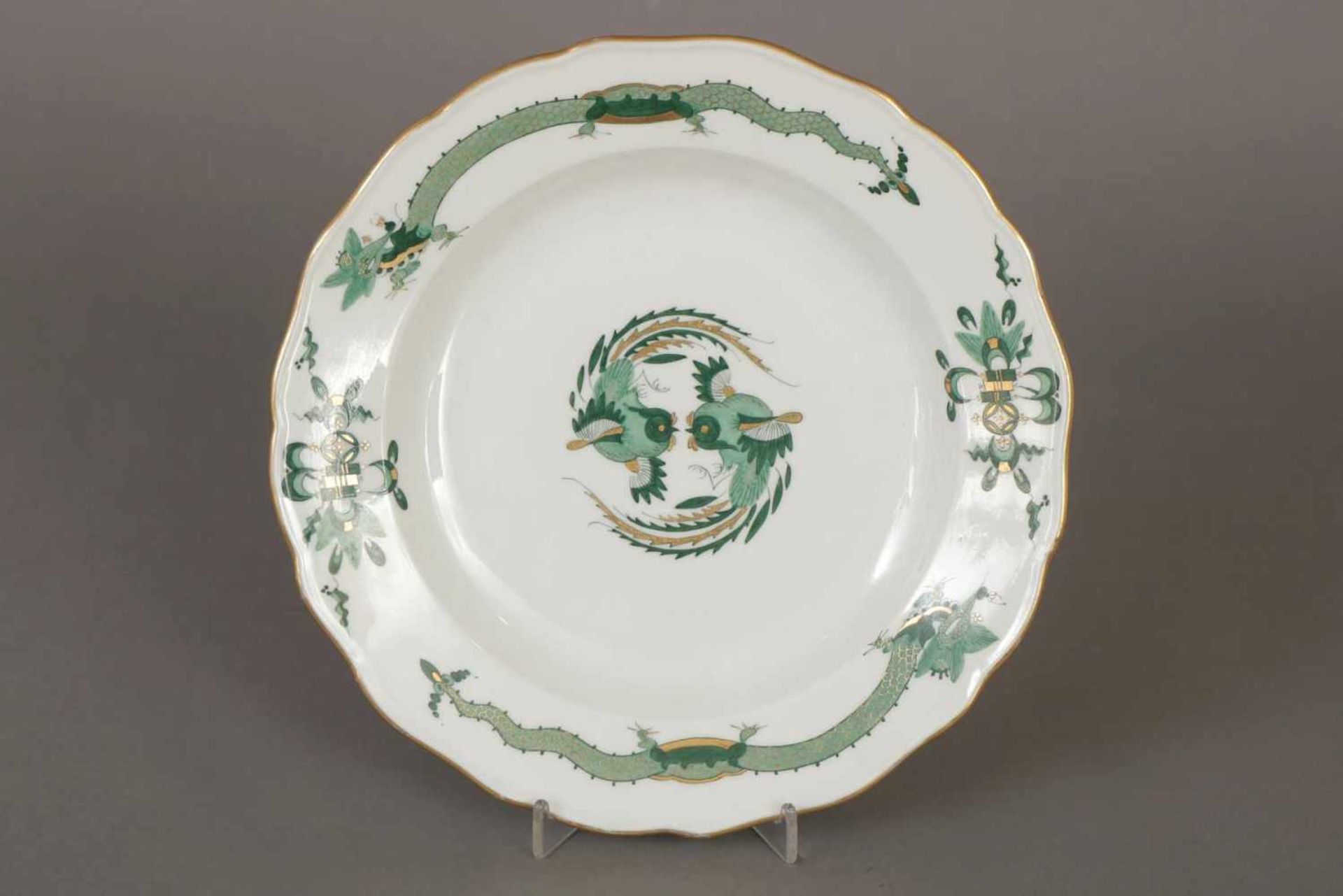 MEISSEN Teller20. Jhdt., Form ¨Neuer Ausschnitt¨, Dekor ¨Reicher Hofdrache¨ in grüner Camaieumalerei