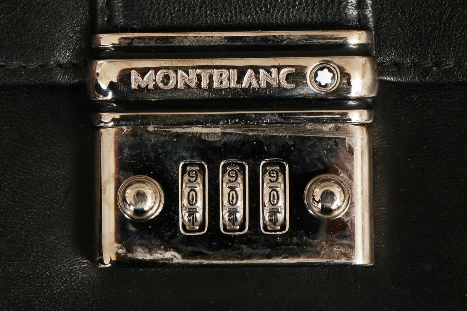 MONTBLANC Aktentascheschwarzes Leder, Kuvertform mit Stahl-Schließe, darauf bezeichnet Montblanc, - Bild 2 aus 2