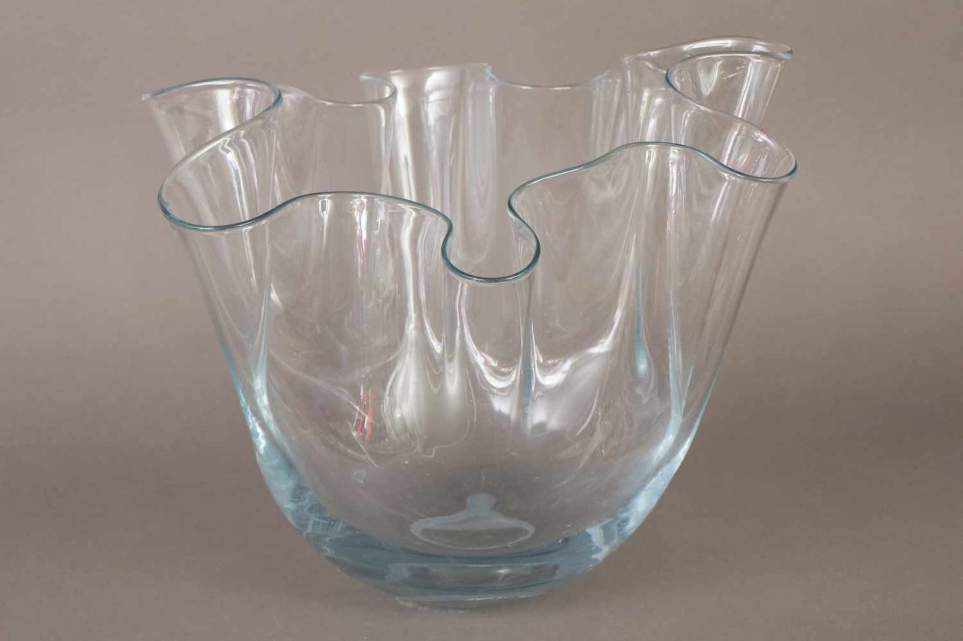Große ¨Fazzaletto¨ Glasvasefarbloses Glas, ungemarkt, H ca. 35cm