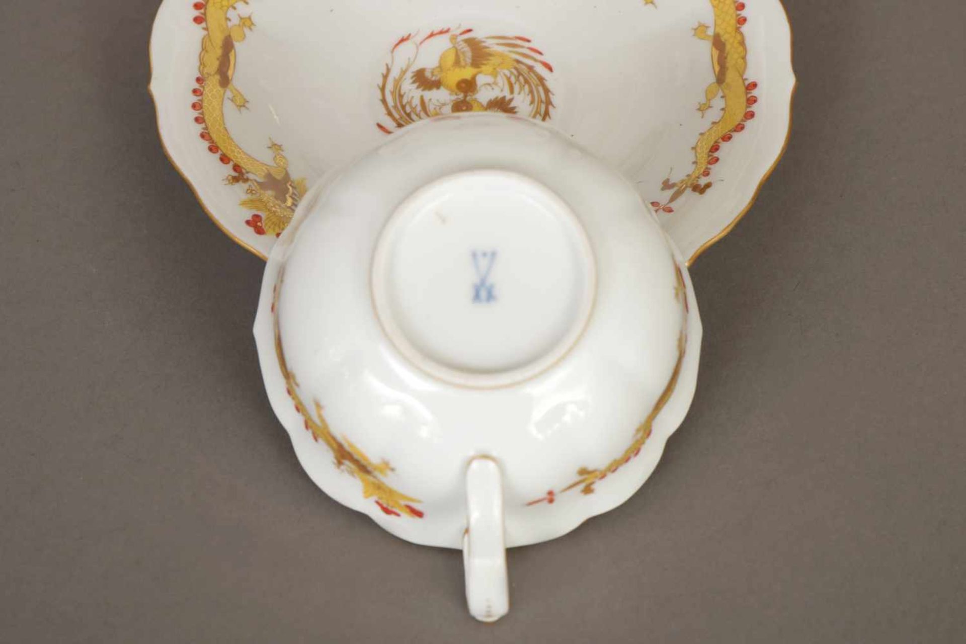 MEISSEN Teegedeck1924-1934, ¨Gelber reicher Hofdrache¨-Dekor mit Goldstaffage, Schwertermarke, H