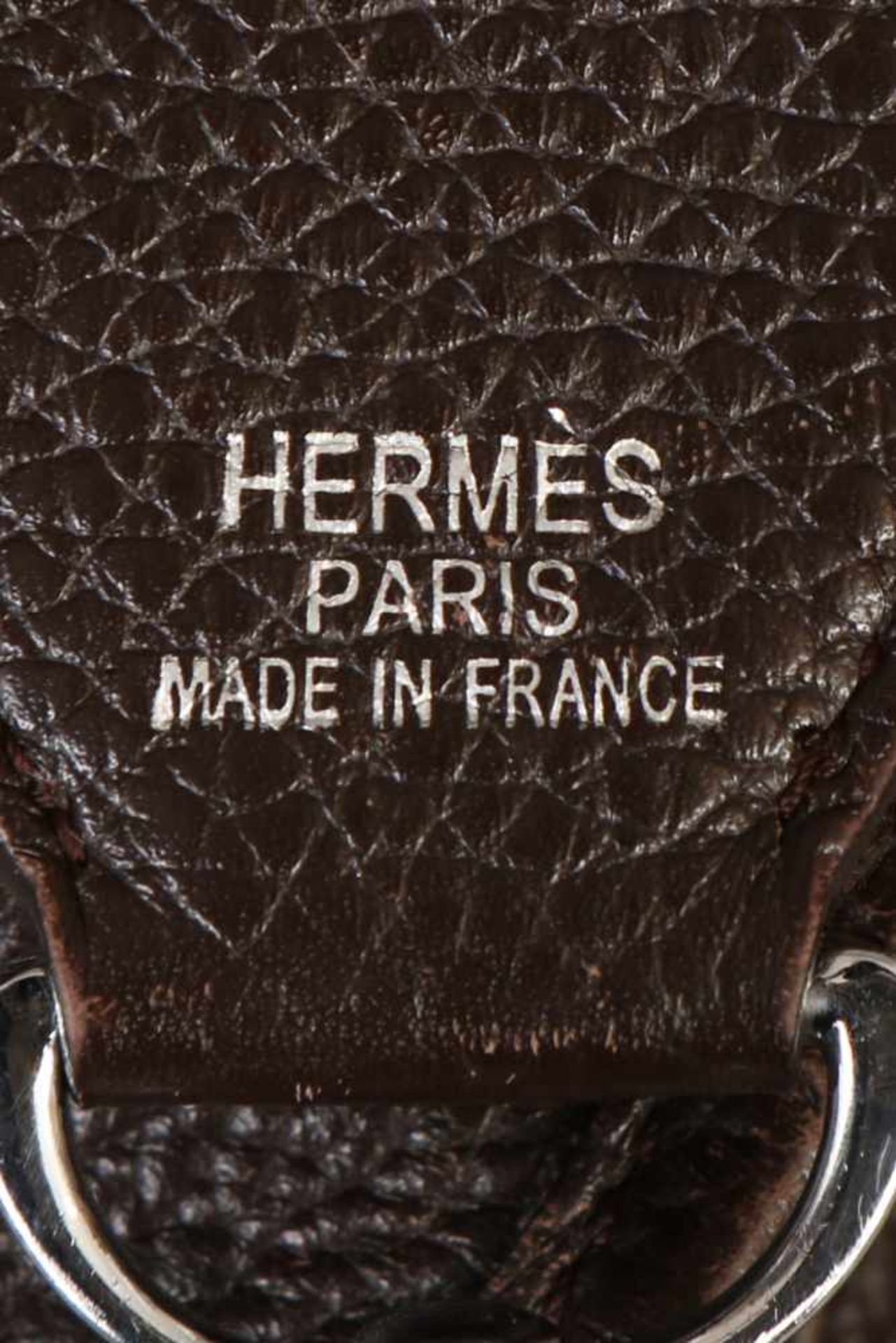 HERMÈS Evelyne Handtaschebraunes Leder mit gestanztem H-Monogramm im Oval, Verschluss durch - Image 2 of 2