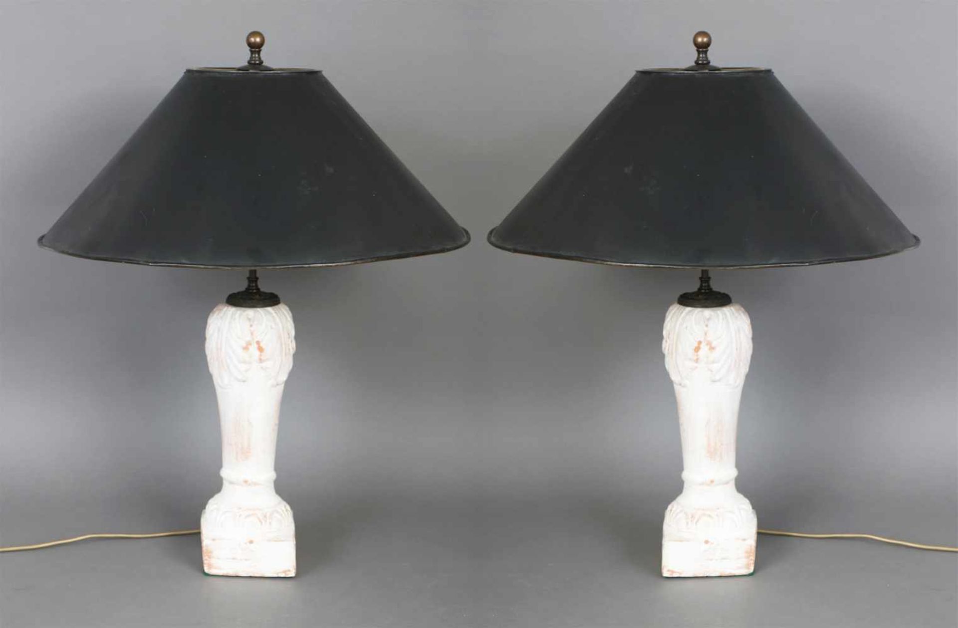 Paar Tischlampen (Holger Steven)Füße in Form von Balustersäulen, Holz, hell gefasst, mit