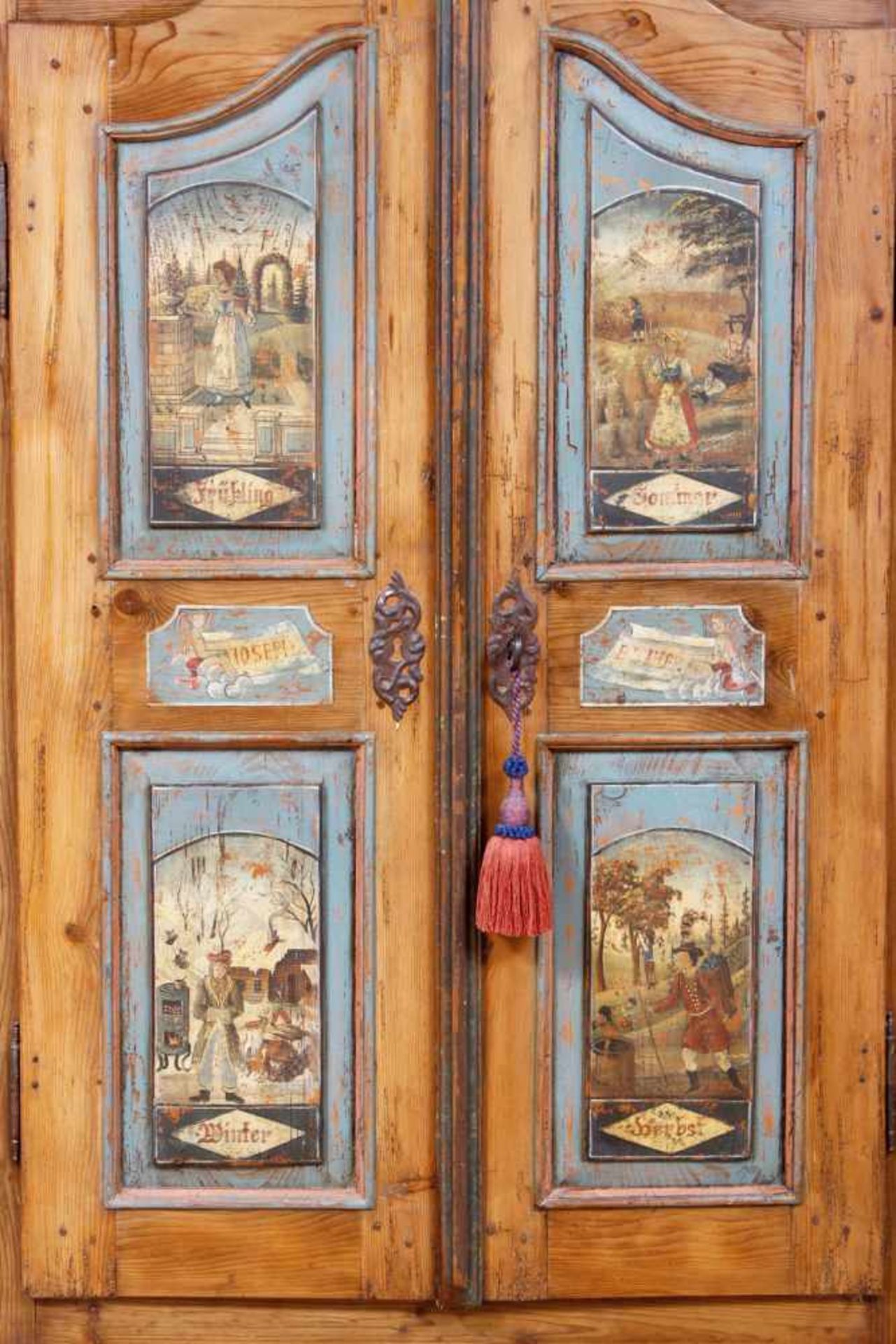 BauernschrankKiefer, 2-türiger, gerader, gekanteter Korpus, Türen mit handbemalten Kassetten ¨Die - Bild 3 aus 3