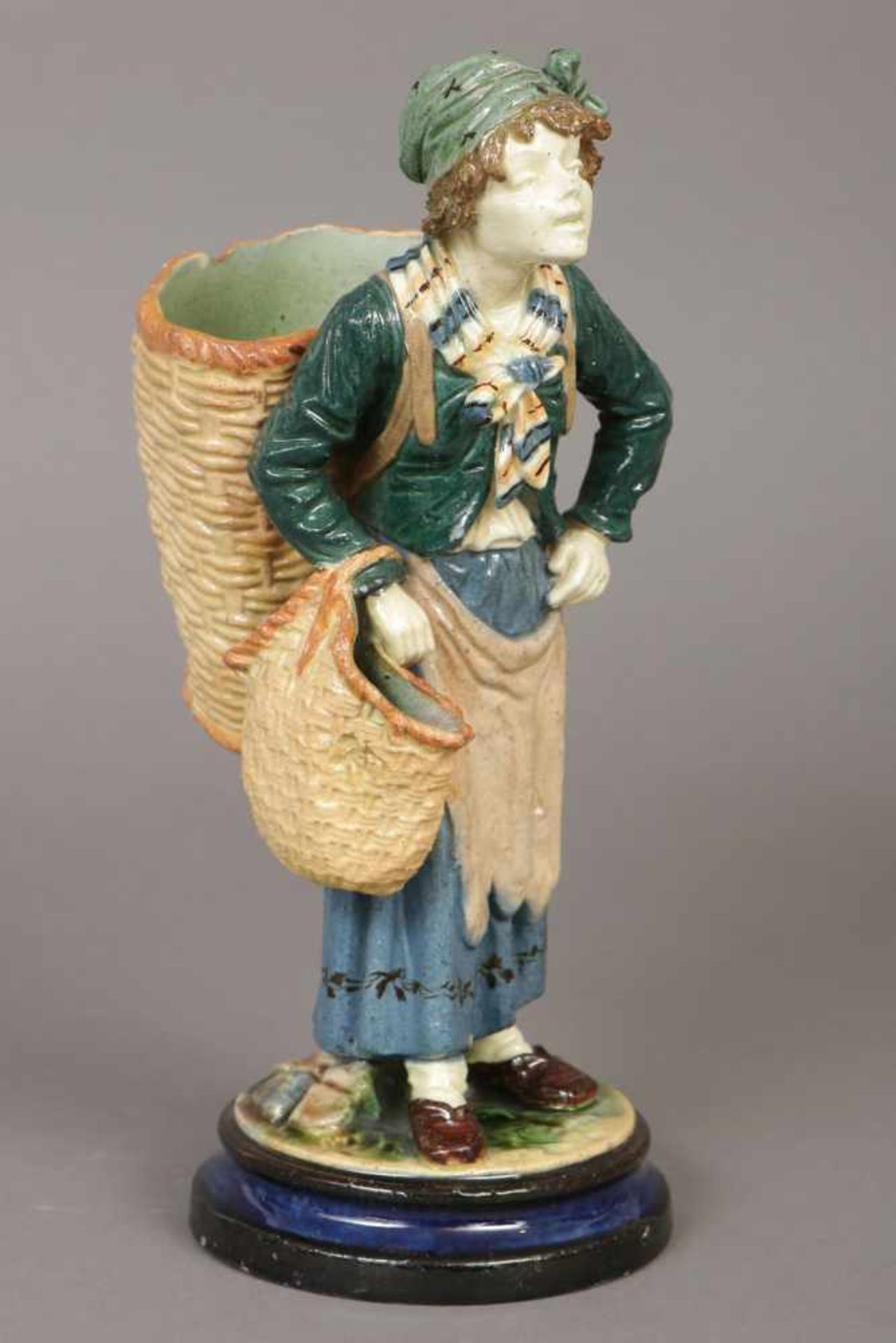 Keramikfigur ¨Bäuerin mit Weidenkörben¨unbekannte Manufaktur des 19. Jhdts., farbig staffiert, am - Bild 2 aus 3