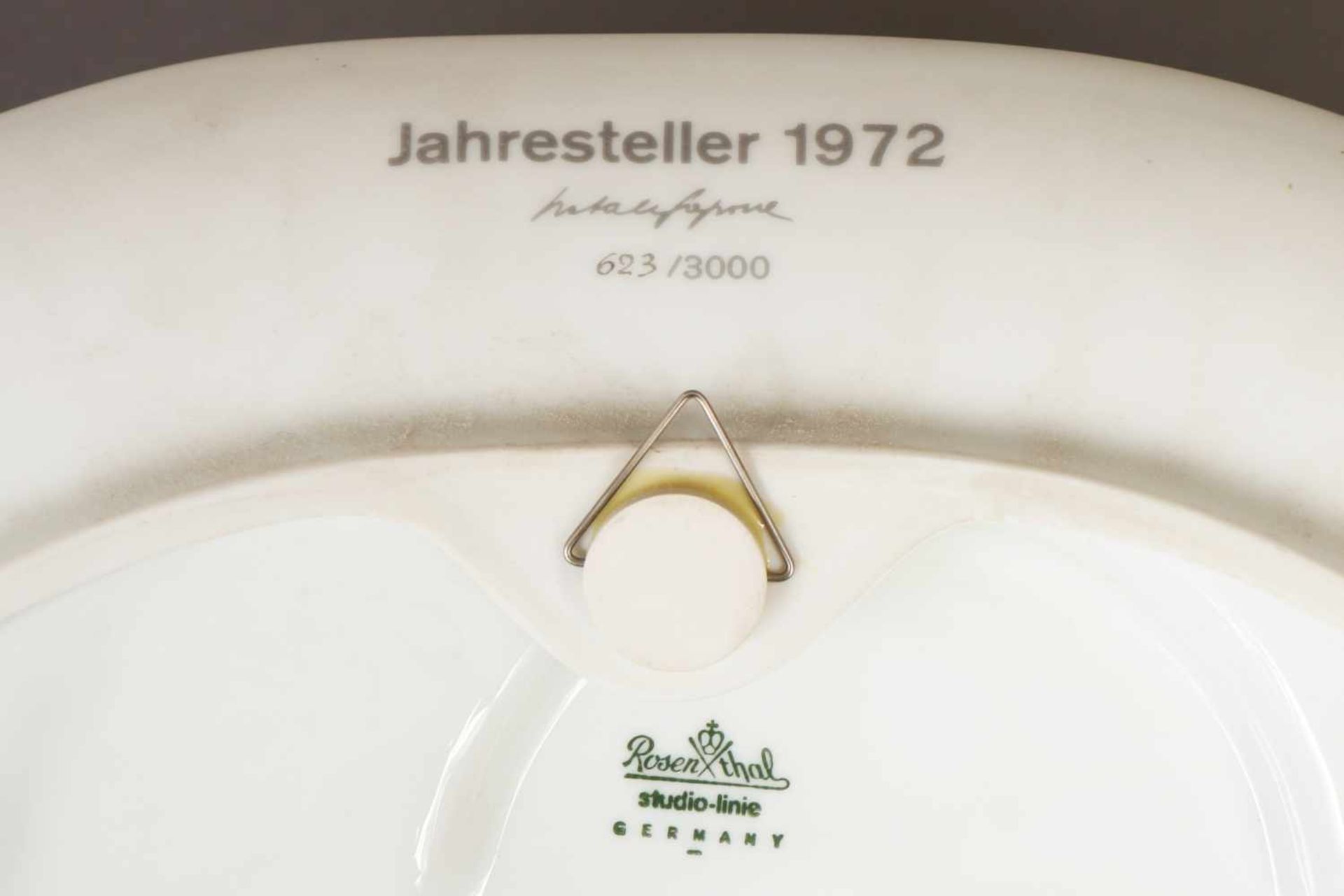 ROSENTHAL Jahresteller 1972, Entwurf NATALIE SAPONE, limitierte Kunstreihe 623/300, ovaler Teller - Bild 2 aus 2