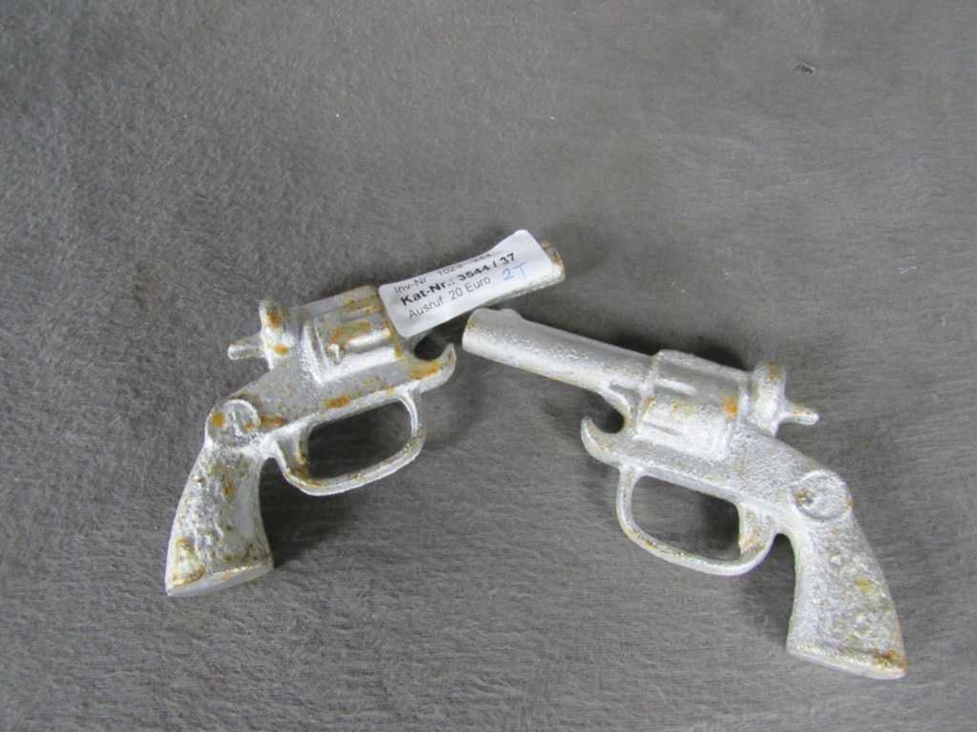 Konv. 2 Gusseiserne Modellpistolen, L:13,5cm