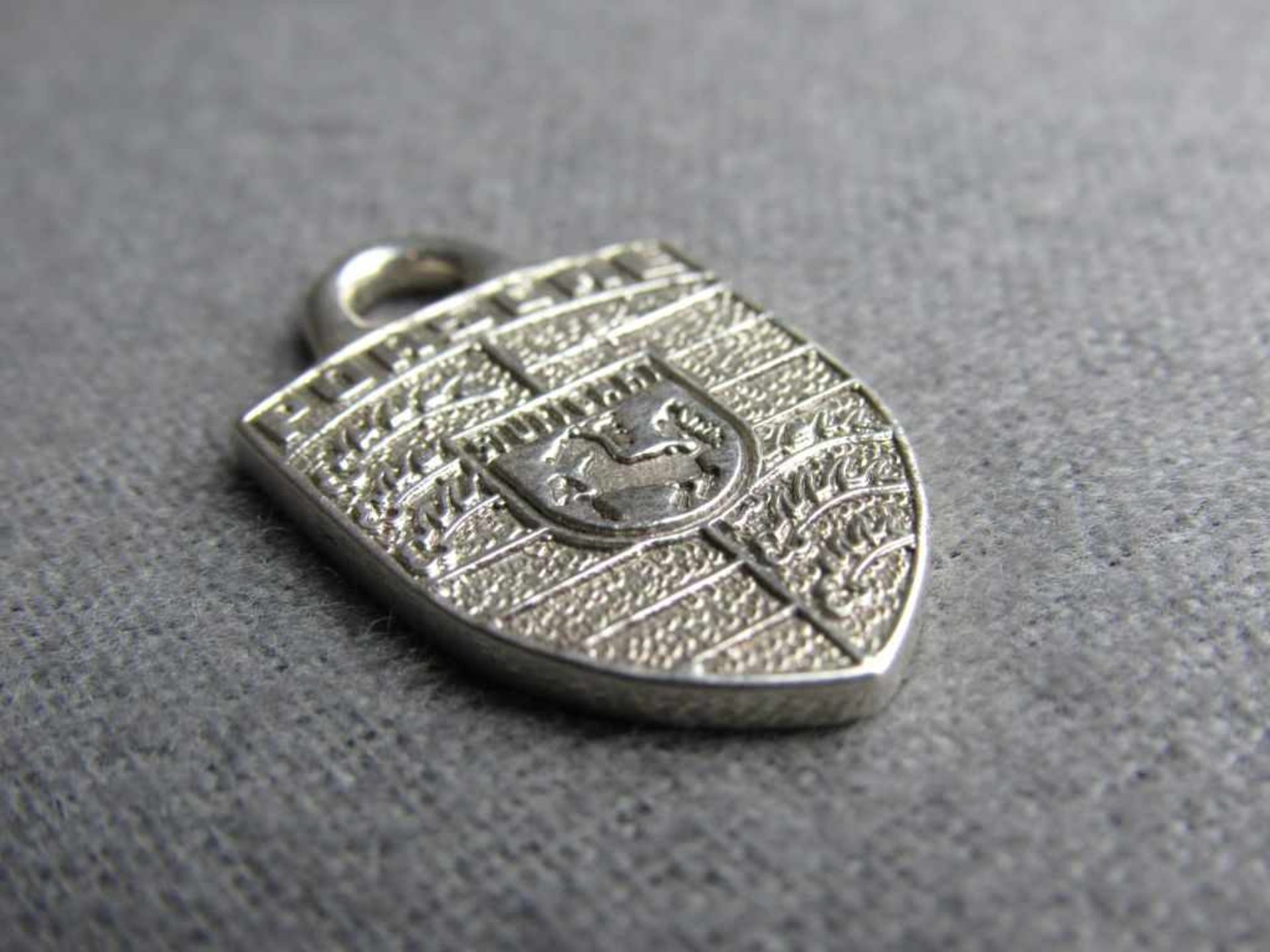 Porsche Emblem Kettenanhänger Schlüsselanhänger original, min 900er Silber geprüft, schöner Zustand, - Bild 3 aus 4