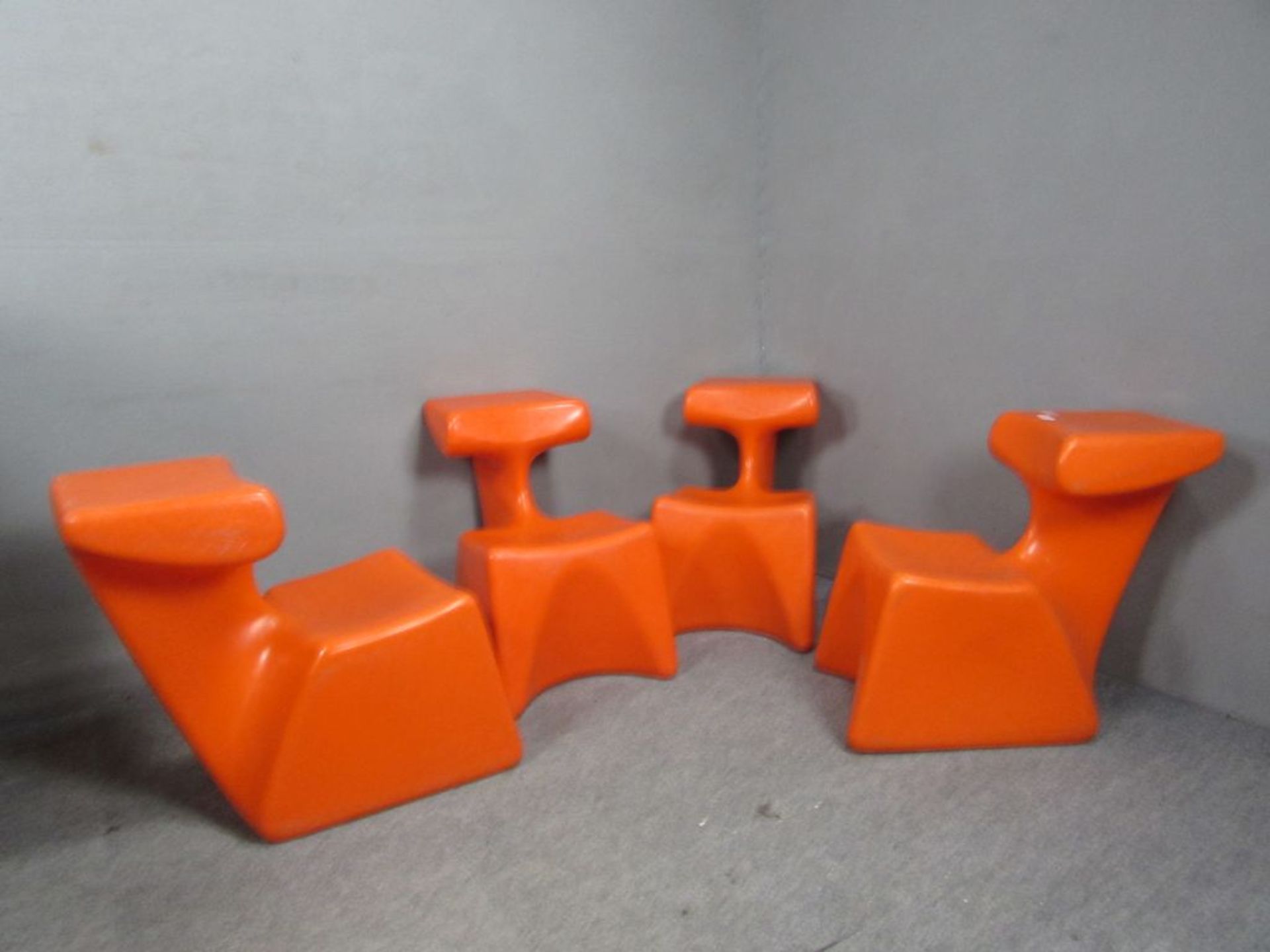 4 Designerhocker Orange Kunststoff gemarkt unter anderem TOP