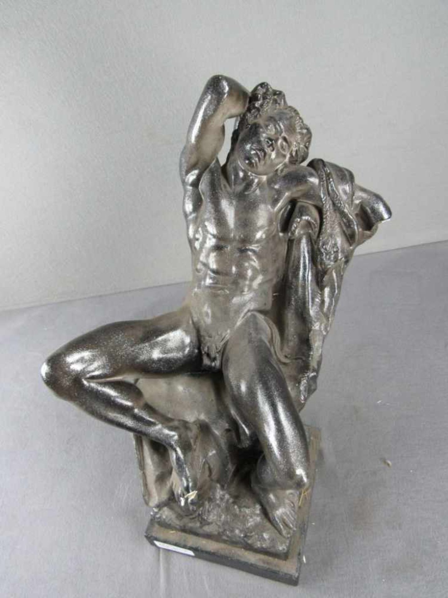 Skulptur Aktszene männlich Fuß gebrochen 47cm hoch - Bild 8 aus 8