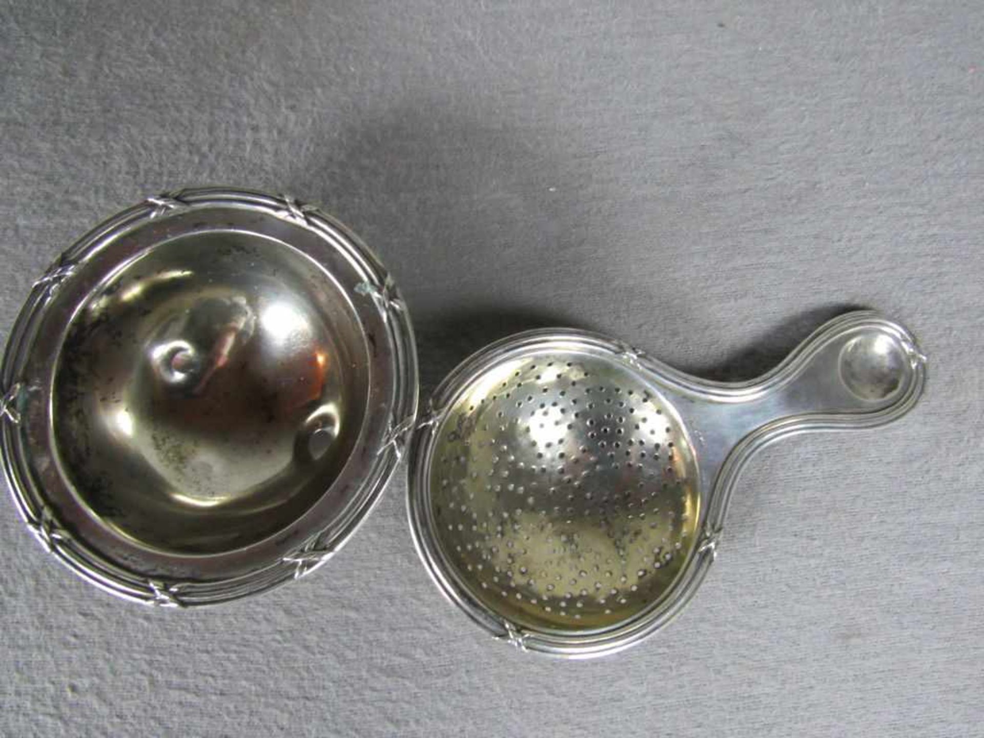 Teesieb mit Auffangschale 800 Silber 4 Kugelfüße Durchmesser Schale 9,5cm Höhe 4,5cm