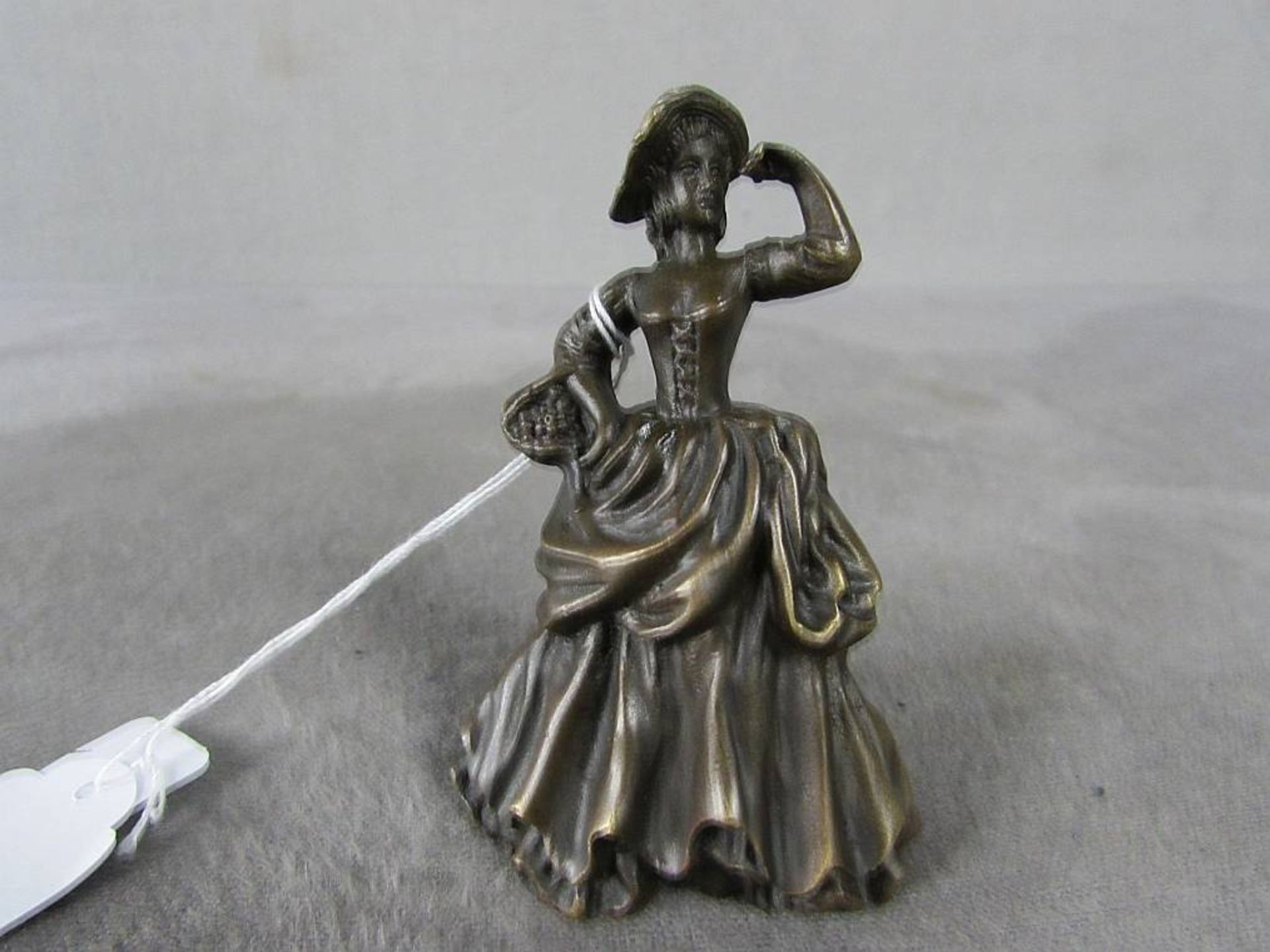 Bronze Statur, Miniatur, Tischglocke, hier Blumenfrau, 9cm