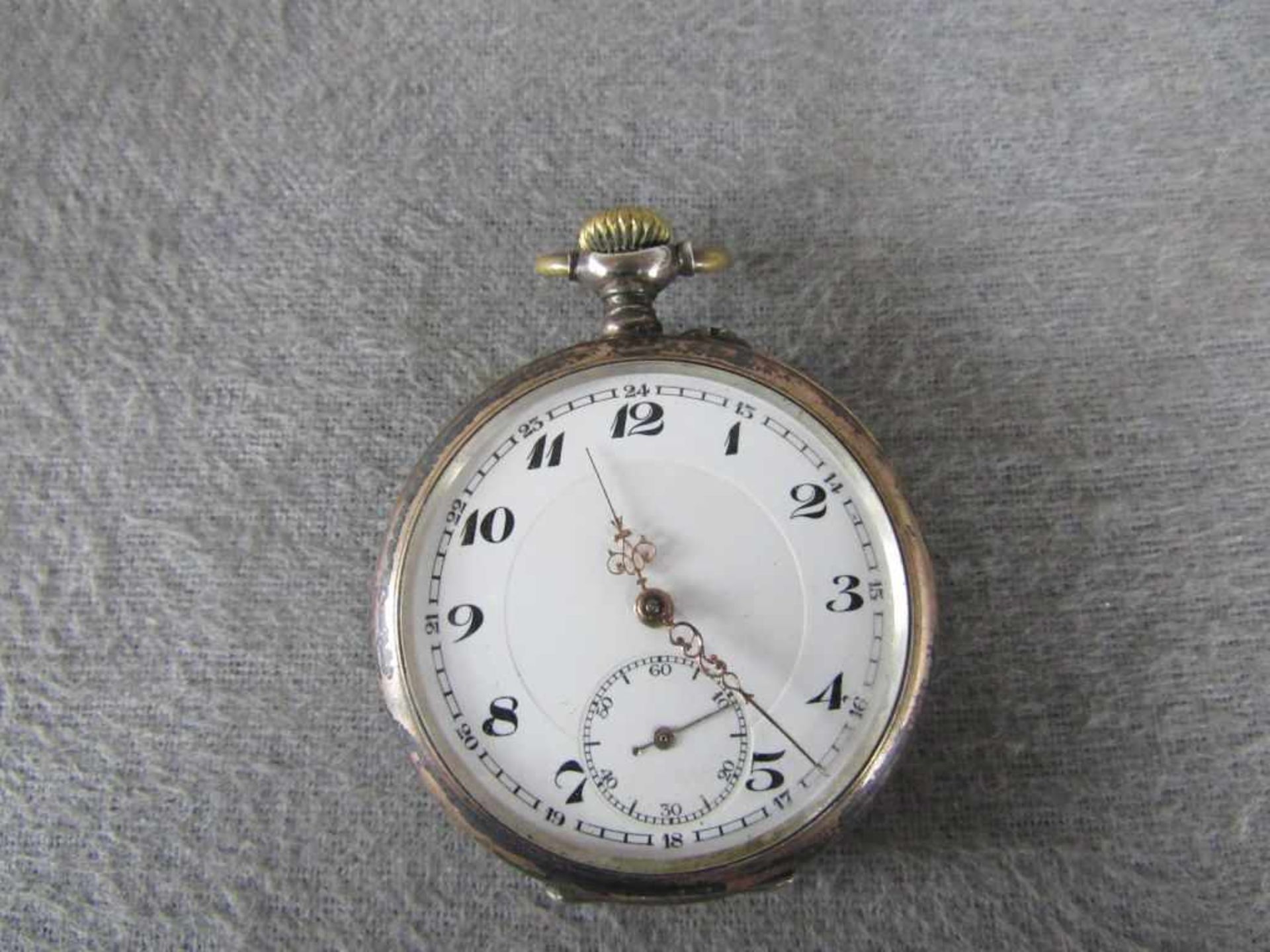 Taschenuhr um 1890 Schlüsseluhr Silber 800 gepunzt Durchmesser ca.47mm die Uhr läuft an.