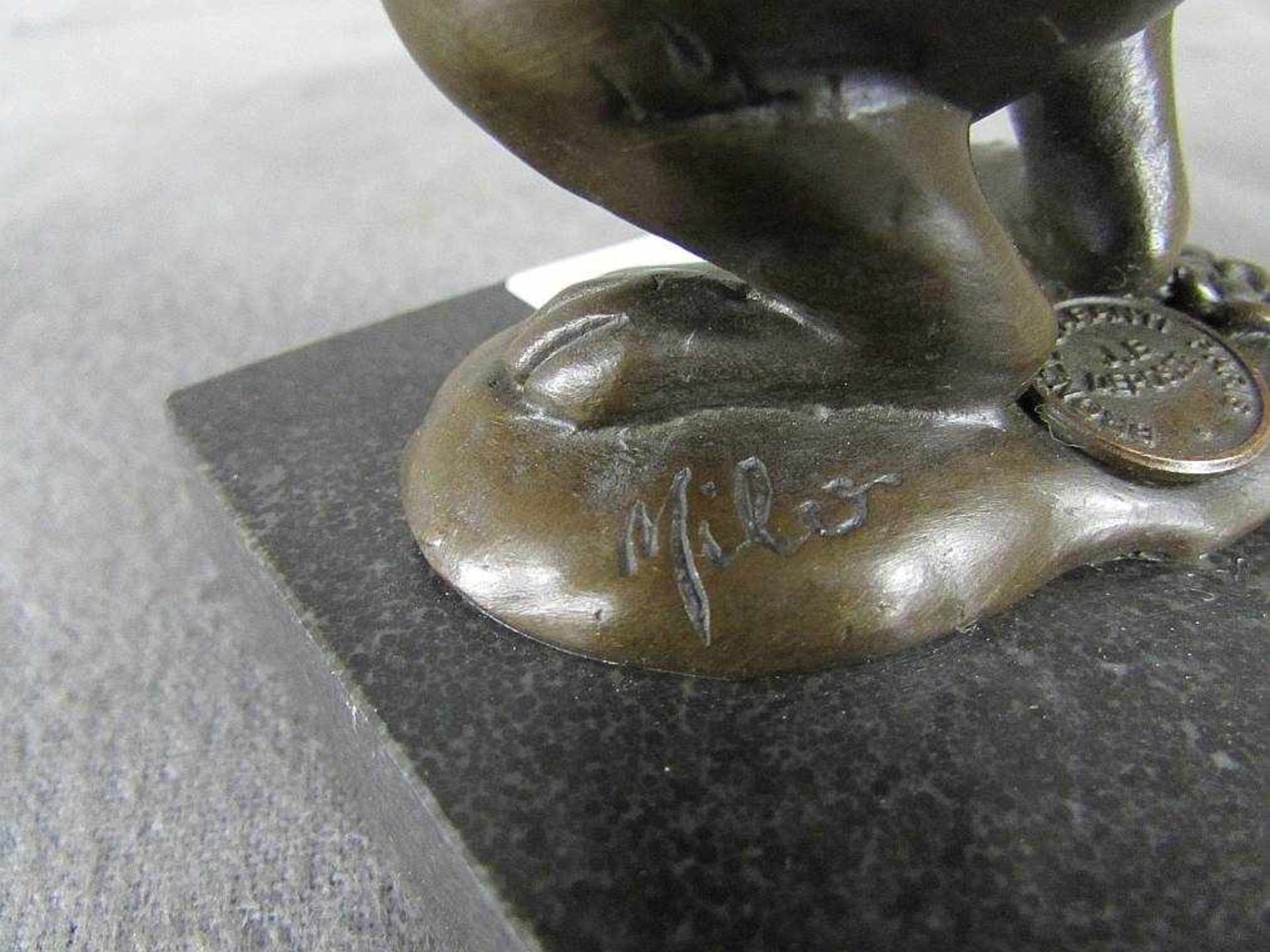 Bronze Skulptur, auf Marmorplinthe, signiert und plaketiert, Hasenmutter mit Junges, Höhe: 16cm - Bild 4 aus 4