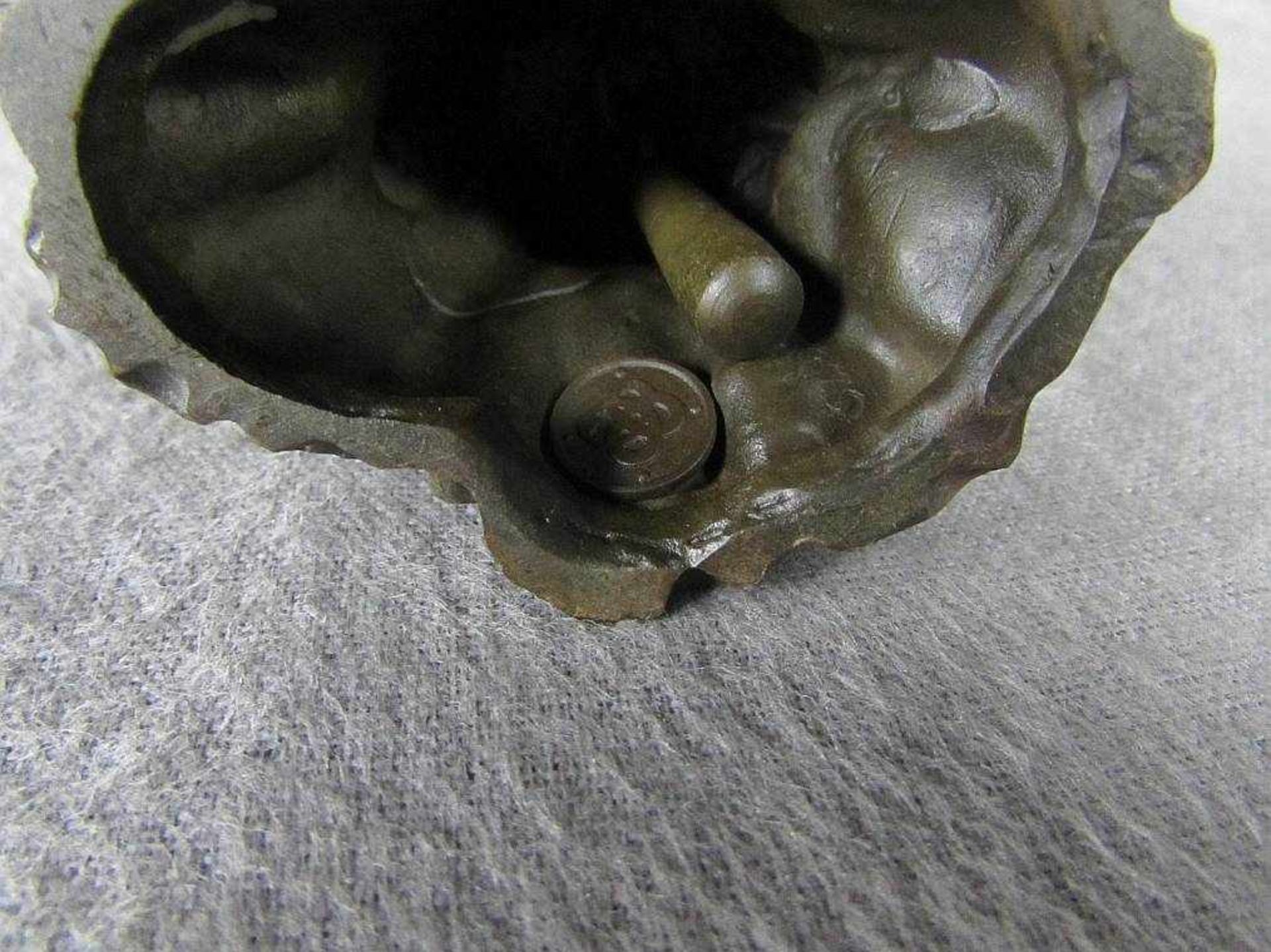 Bronze Statur, Miniatur, Tischglocke, hier Blumenfrau, 9cm - Image 3 of 3