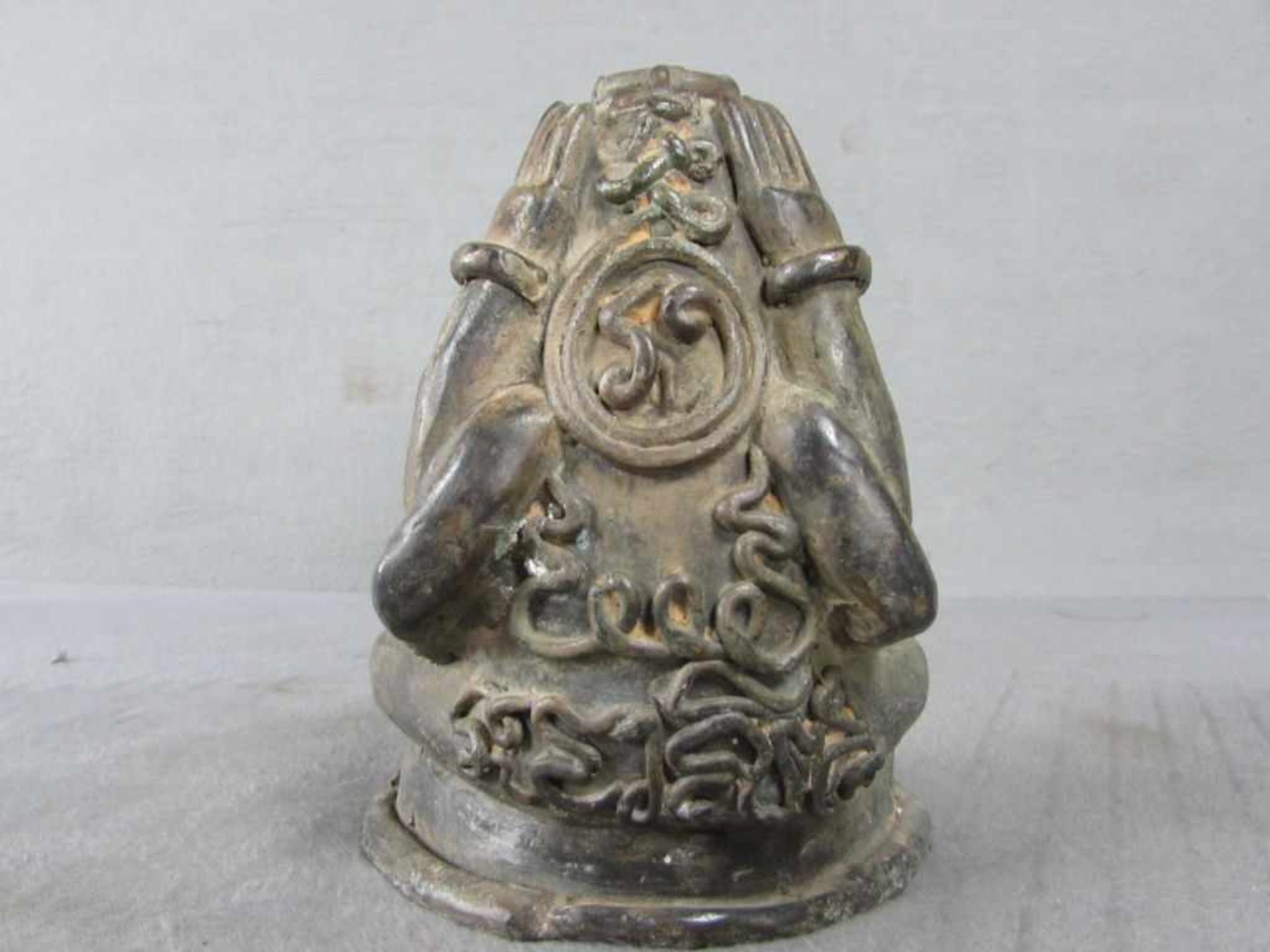 Bronzeskulptur Buddha stark patiniert schönes Stück ungeprüft hier: sitzend 16cm hoch - Bild 2 aus 2