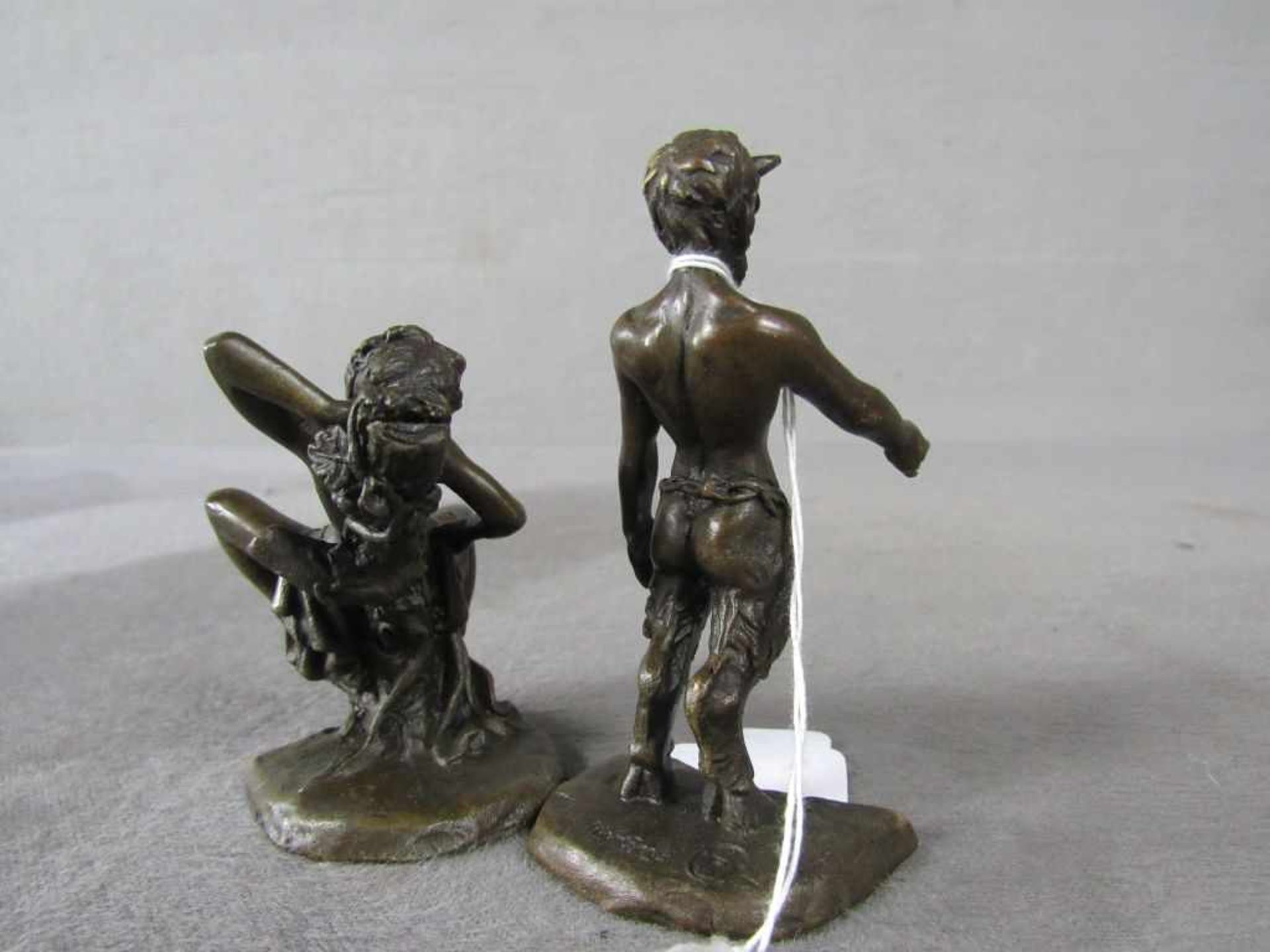 Bronzeskulptur Faun im Liebenakt, zweiteilig, signiert, sehr feiner Guss, H:9cm - Bild 2 aus 3