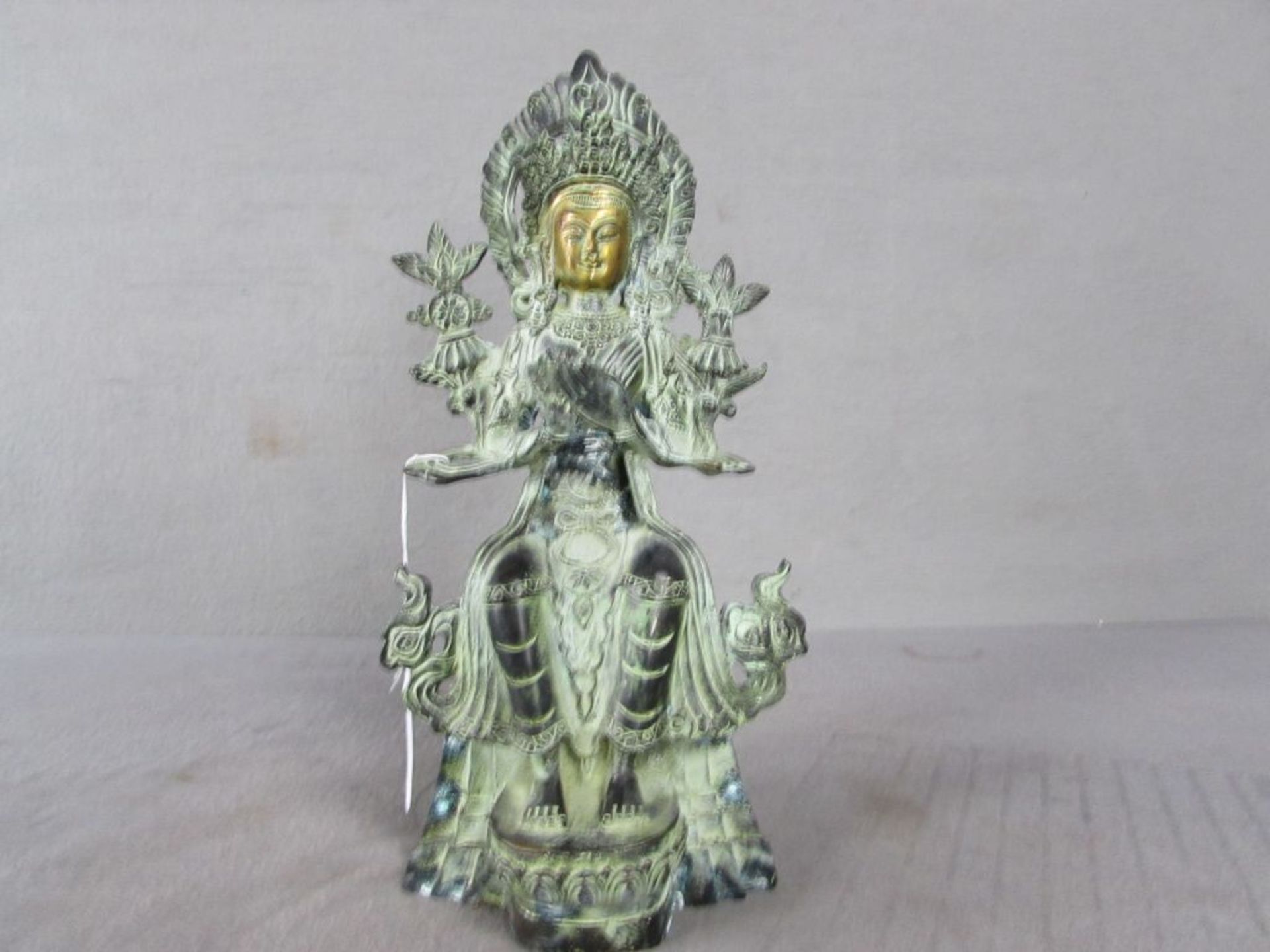 Bronzeskulptur Buddha stark patiniert schönes Stück ungeprüft hier: sitzend poliertes Gesicht