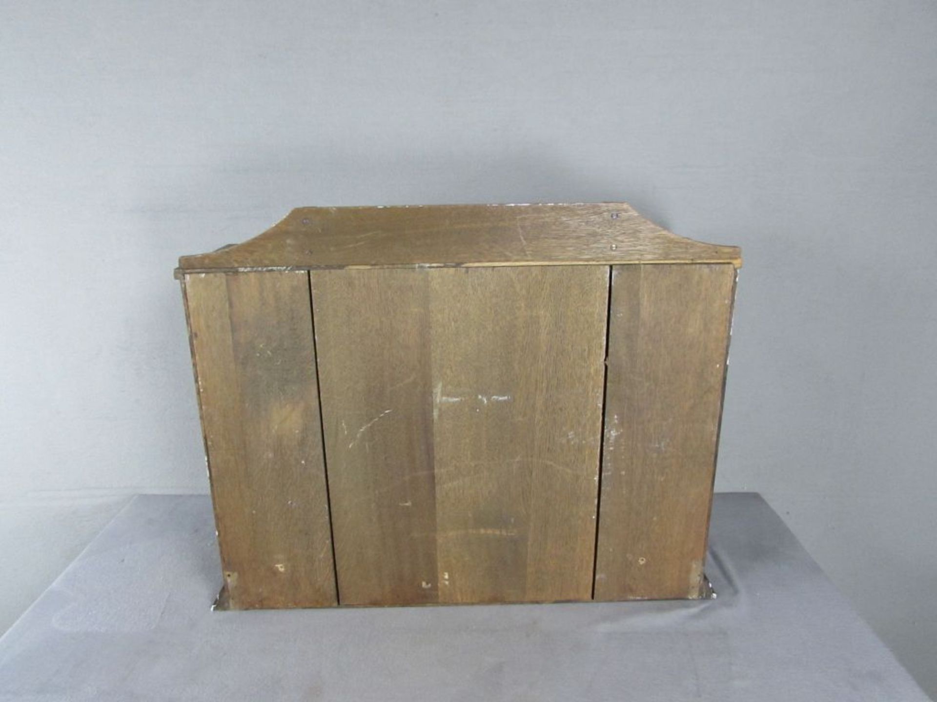 Kleiner Wandschrank, Eiche, Jugendstil um 1915, 70x57x23 cm - Bild 3 aus 3