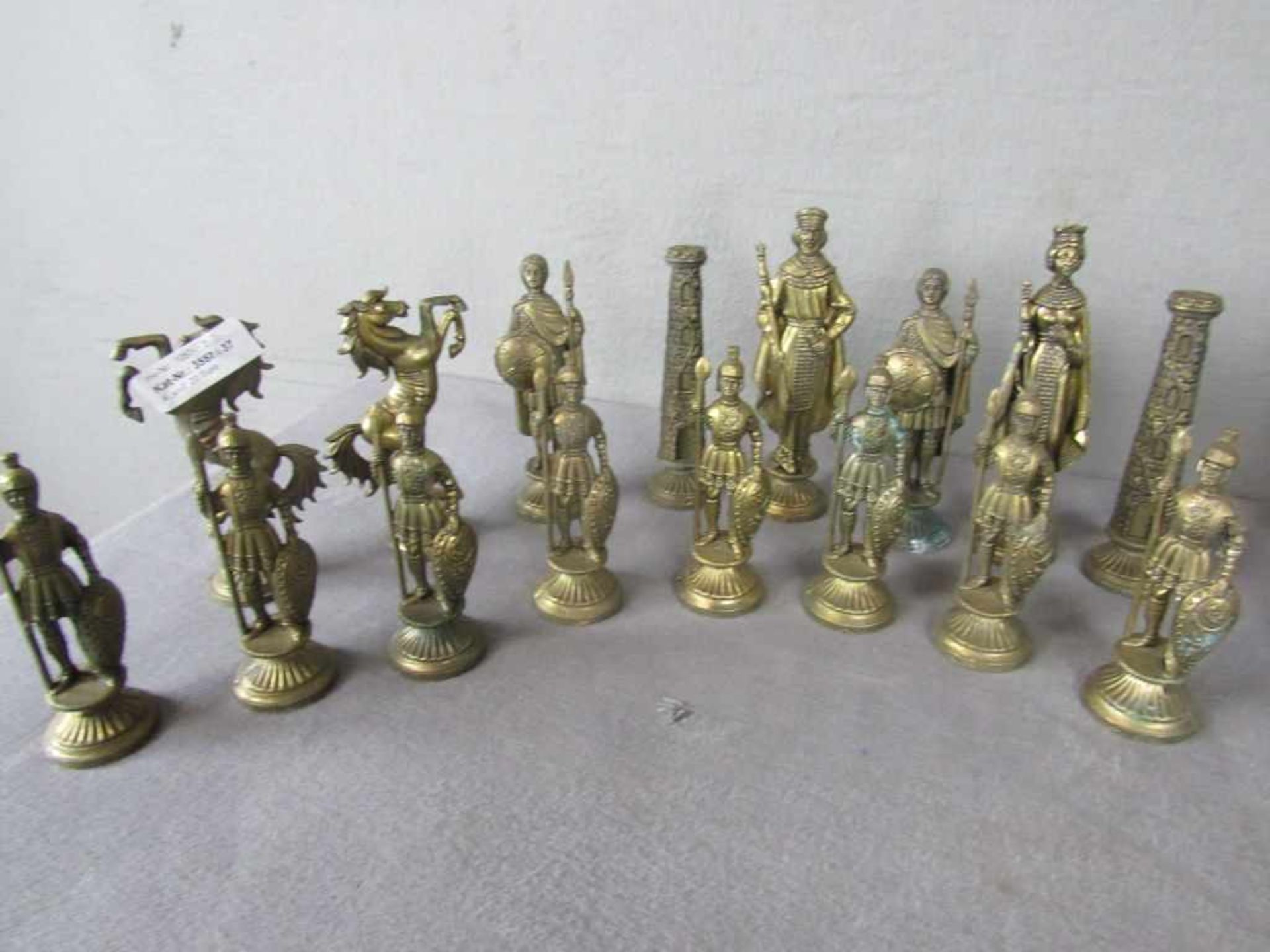 Konvolut Schachfiguren Metallguß ca. 13cm hoch - Image 2 of 3