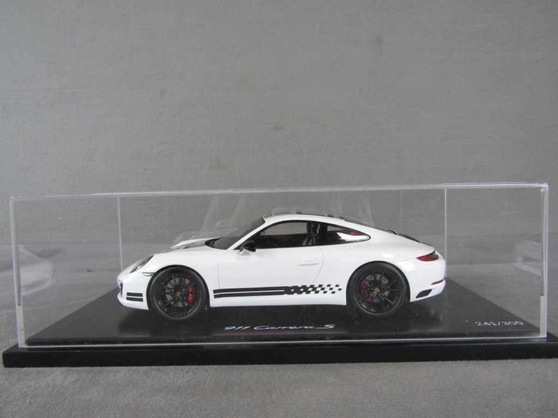 Modelauto Porsche Original Porsche Model im Maßstab 1:18 in original Box unbespieltes