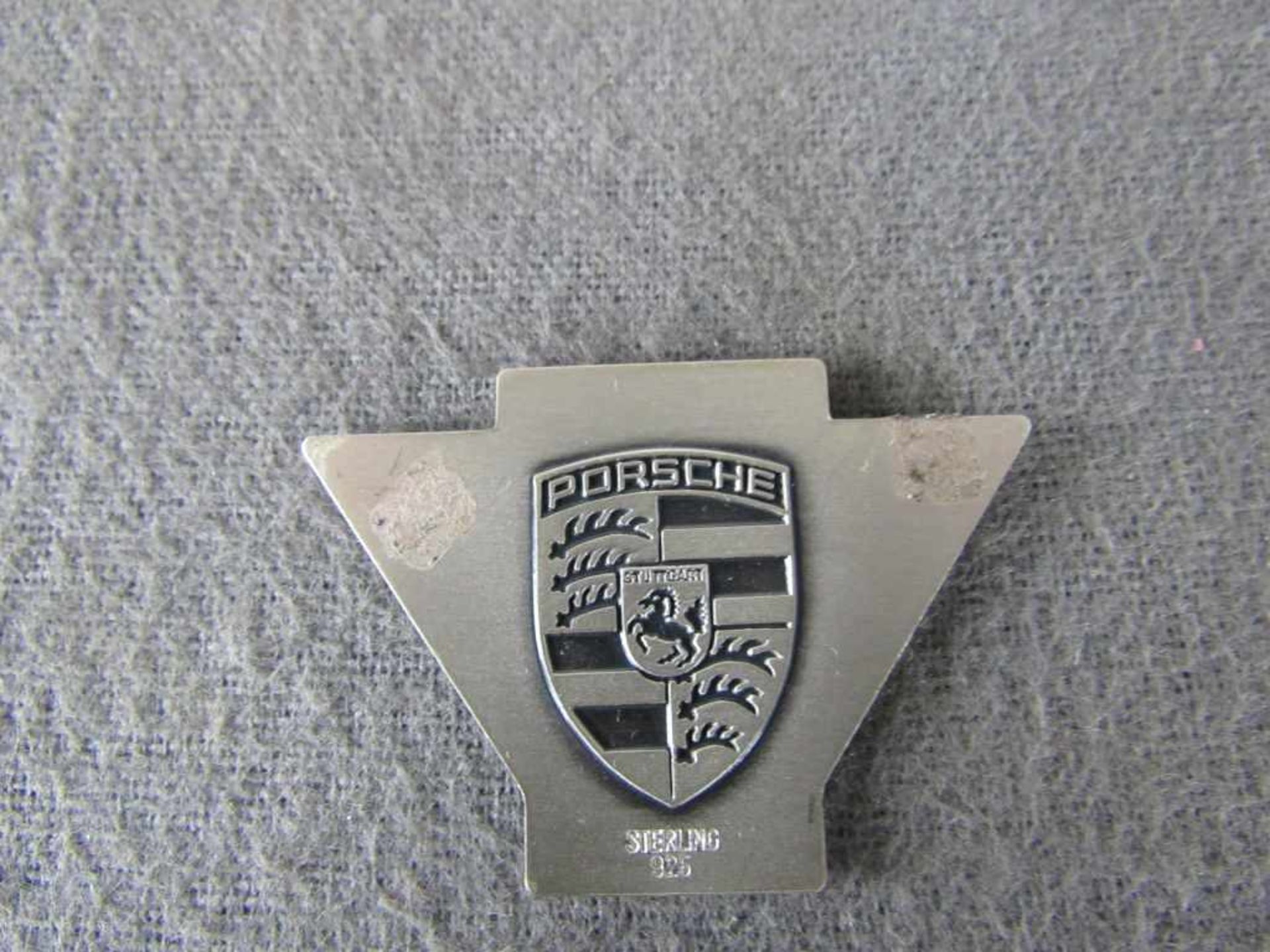 Porsche Andenkenemblem zur Einweihung des Porsche Werk Leipzig Silber - Bild 2 aus 4