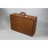 Vintage Koffer der Marke Yorn, guter Zustand, Innenfutter im Scharnier leicht abgelöst, Maße: 48,5 x