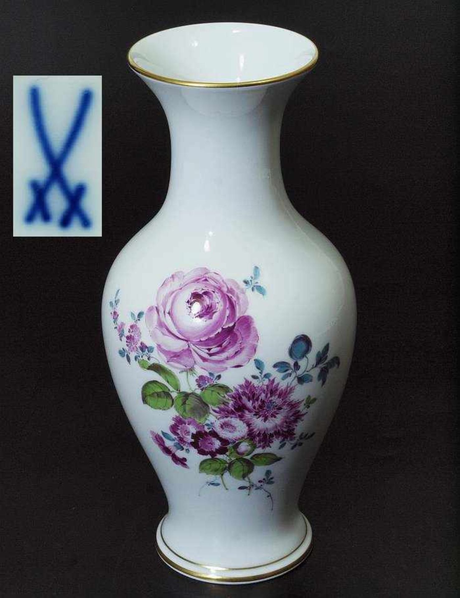 Baluster-Vase. Baluster-Vase. MEISSEN 1980, 1. Wahl. Farbige Blumenbemalung mit Bukett und