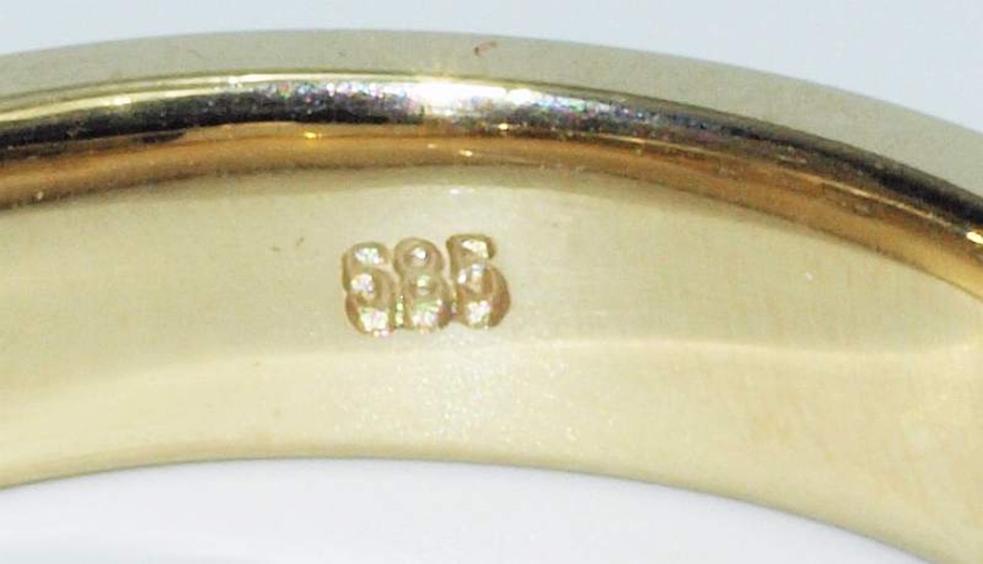 Damenring Damenring. 585er Gelbgold, besetzt mit 3 Brillanten ca. 0,09 ct H/si, in Schiene - Bild 4 aus 4