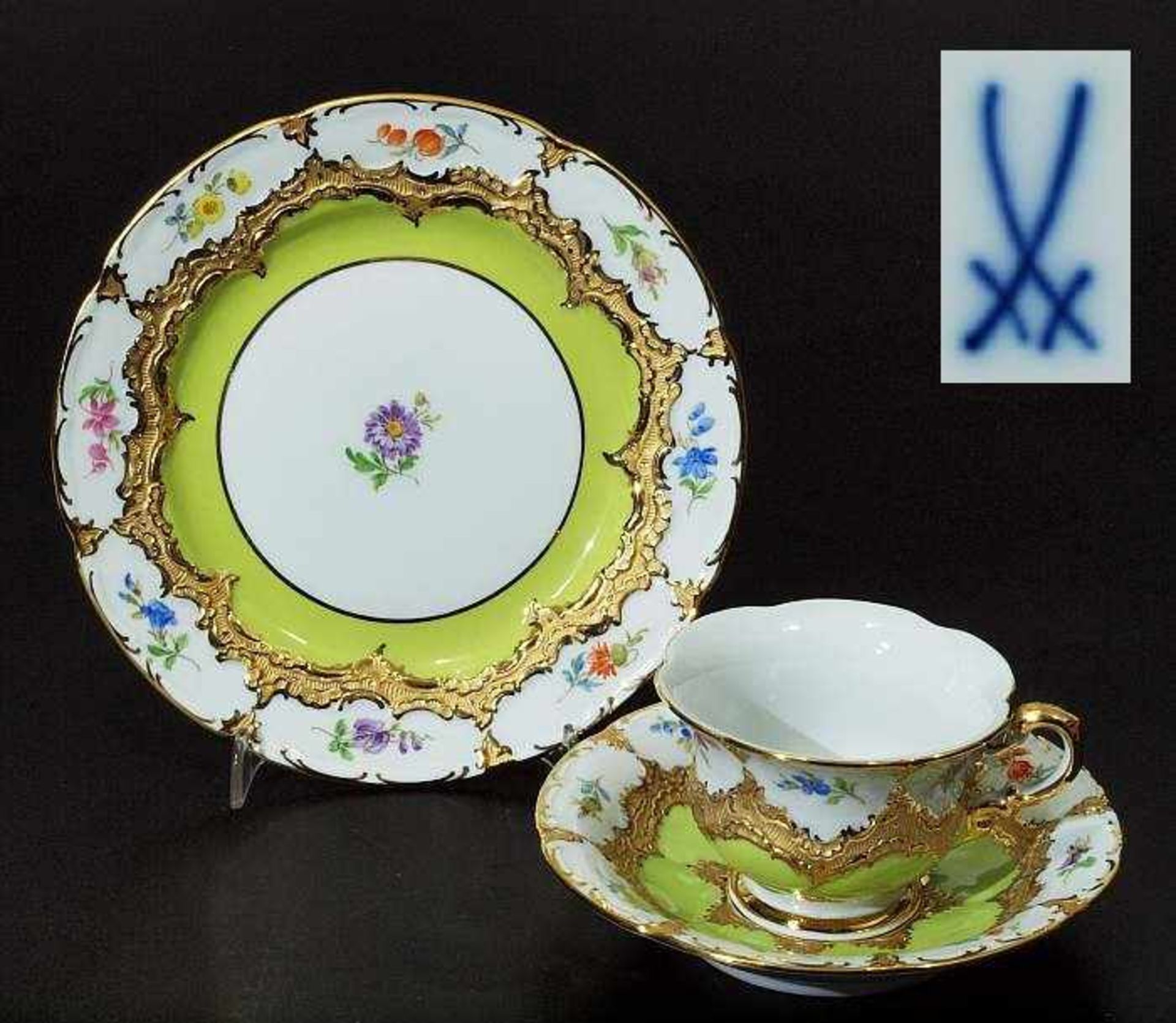 Mocca-Prunkgedeck, MEISSEN. Mocca-Prunkgedeck, Meissen. MEISSEN 1980 - 1989, 1. Wahl. Drei Teile: