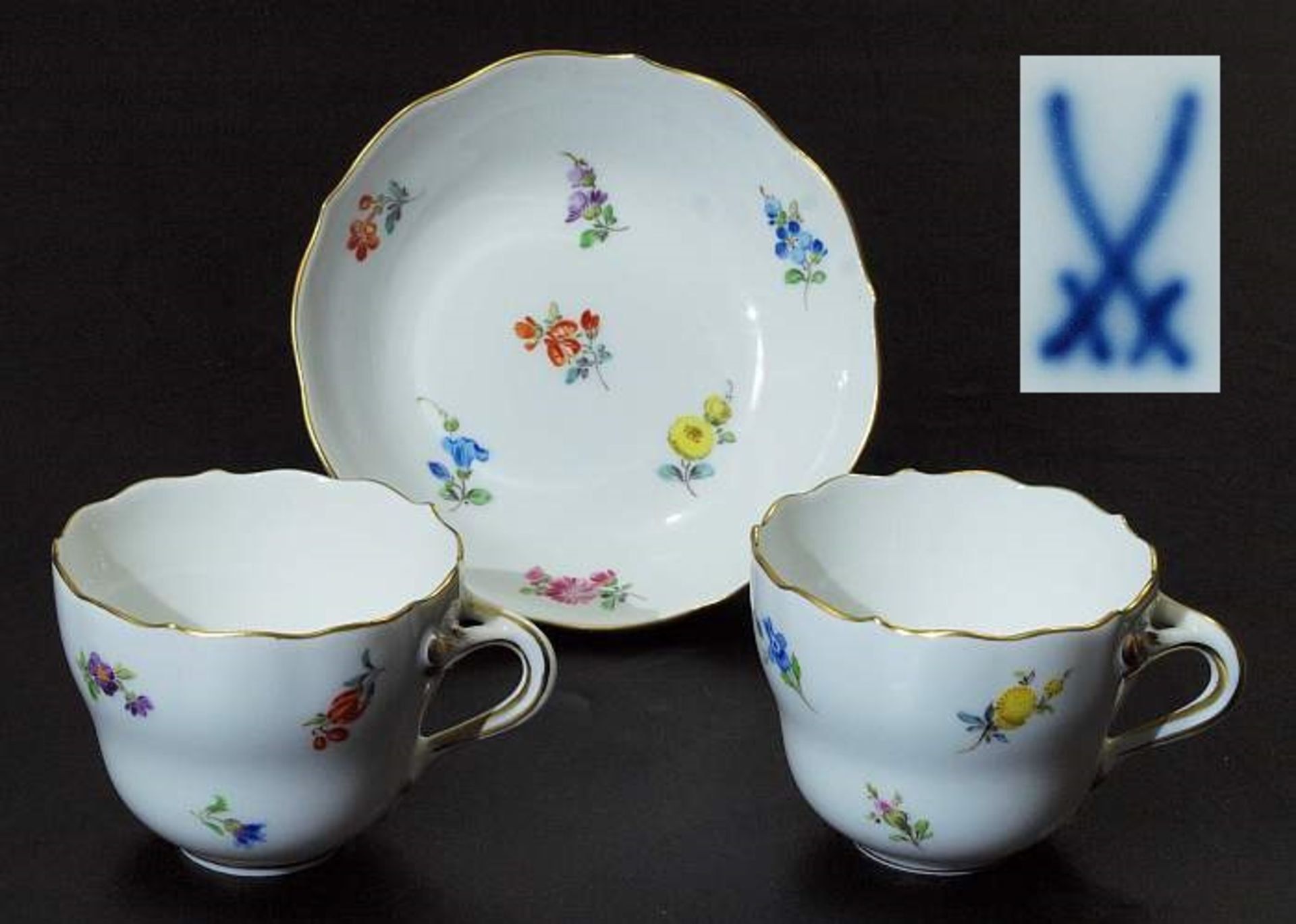 Paar Moccatassen. Unterschale. MEISSEN. Paar Moccatassen. Unterschale. MEISSEN, Marke 1972 - 1980,