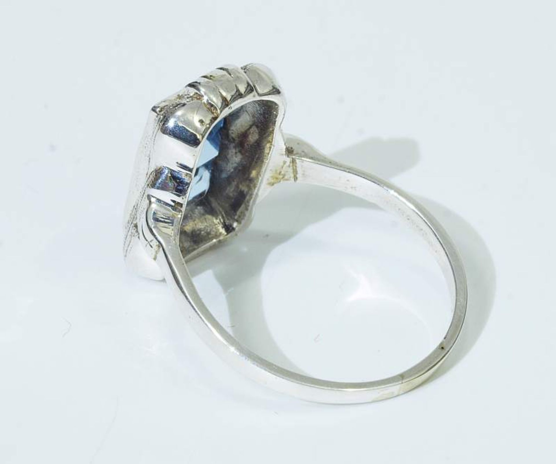Art Déco Ring. Art Déco Ring 925er Silber, besetzt mit blauen Spinellen, Ringschiene gepunzt mit - Bild 4 aus 5