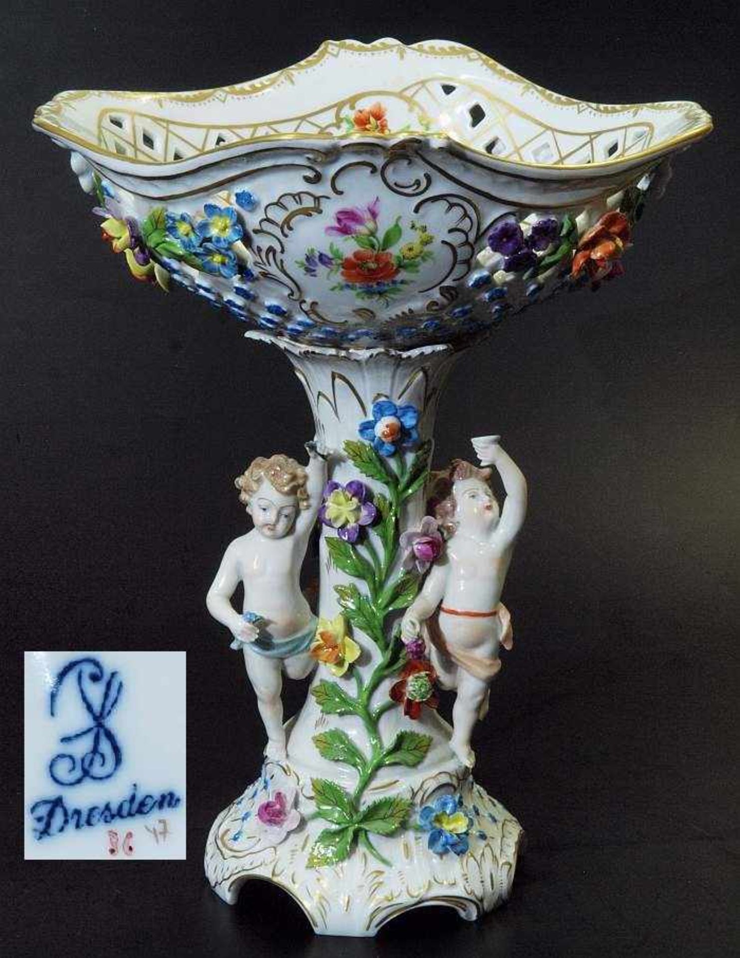 Figürlicher Tafelaufsatz. Figürlicher Tafelaufsatz POTSCHAPPEL von Carl Thieme, Dresden. 1. Hälfte