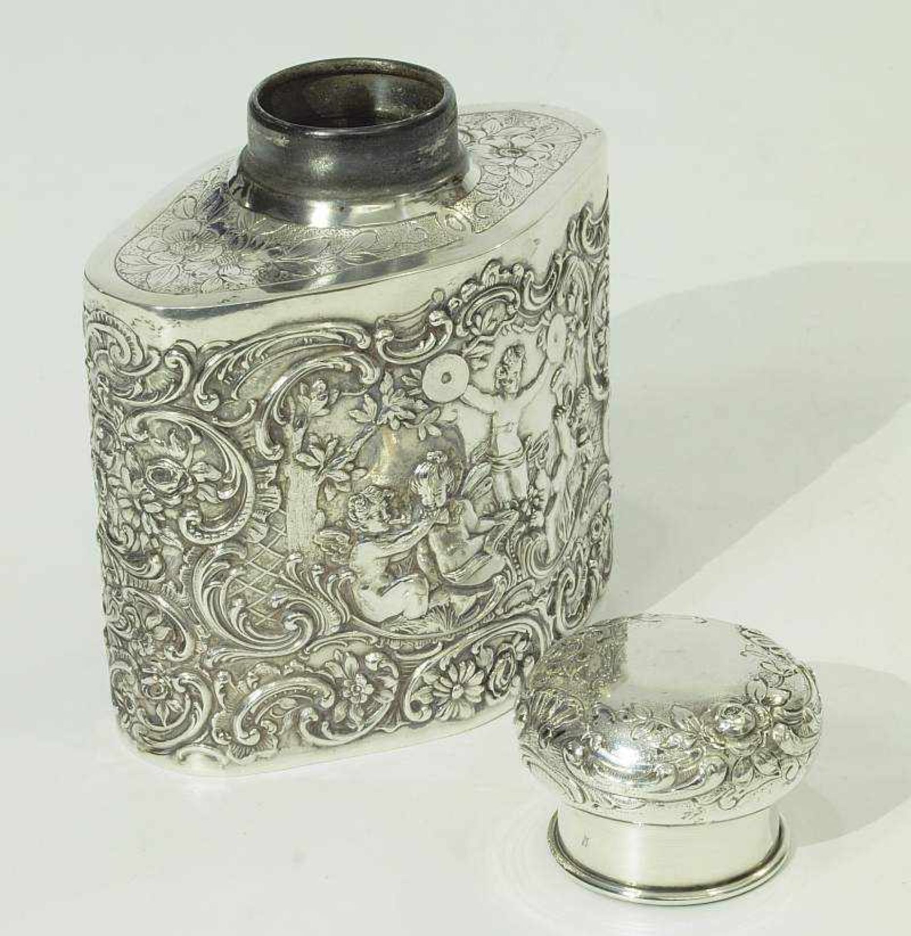 Teedose. Teedose. WEINRANCK & SCHMIDT, Hanau 20. Jahrhundert. 800er Silber. Vierpassige, ovale Form, - Bild 4 aus 5