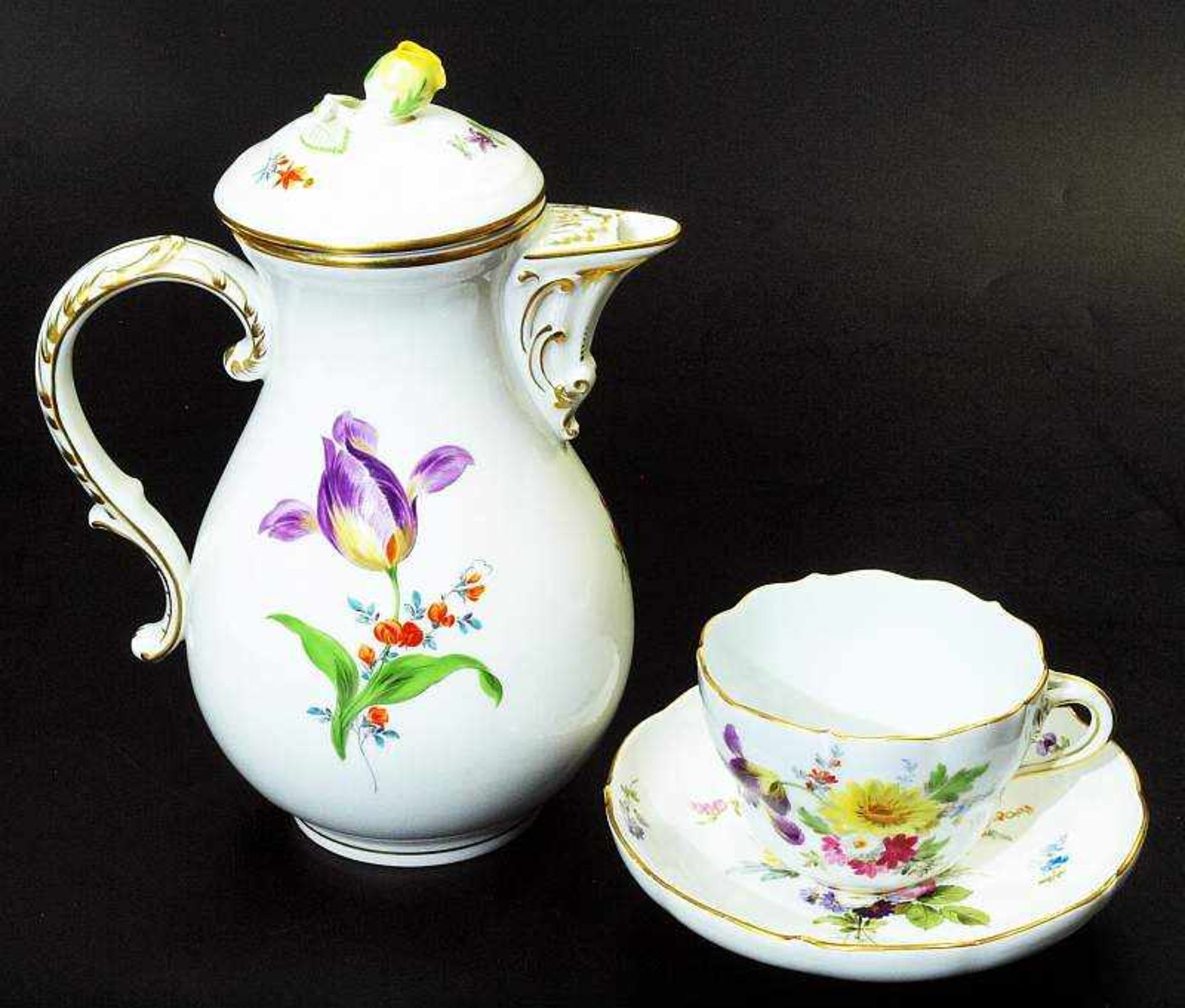 Konvolut MEISSEN. Konvolut MEISSEN. Farbige Bemalung mit Blumenbukett, Einzelblüten und Insekten, - Bild 3 aus 4