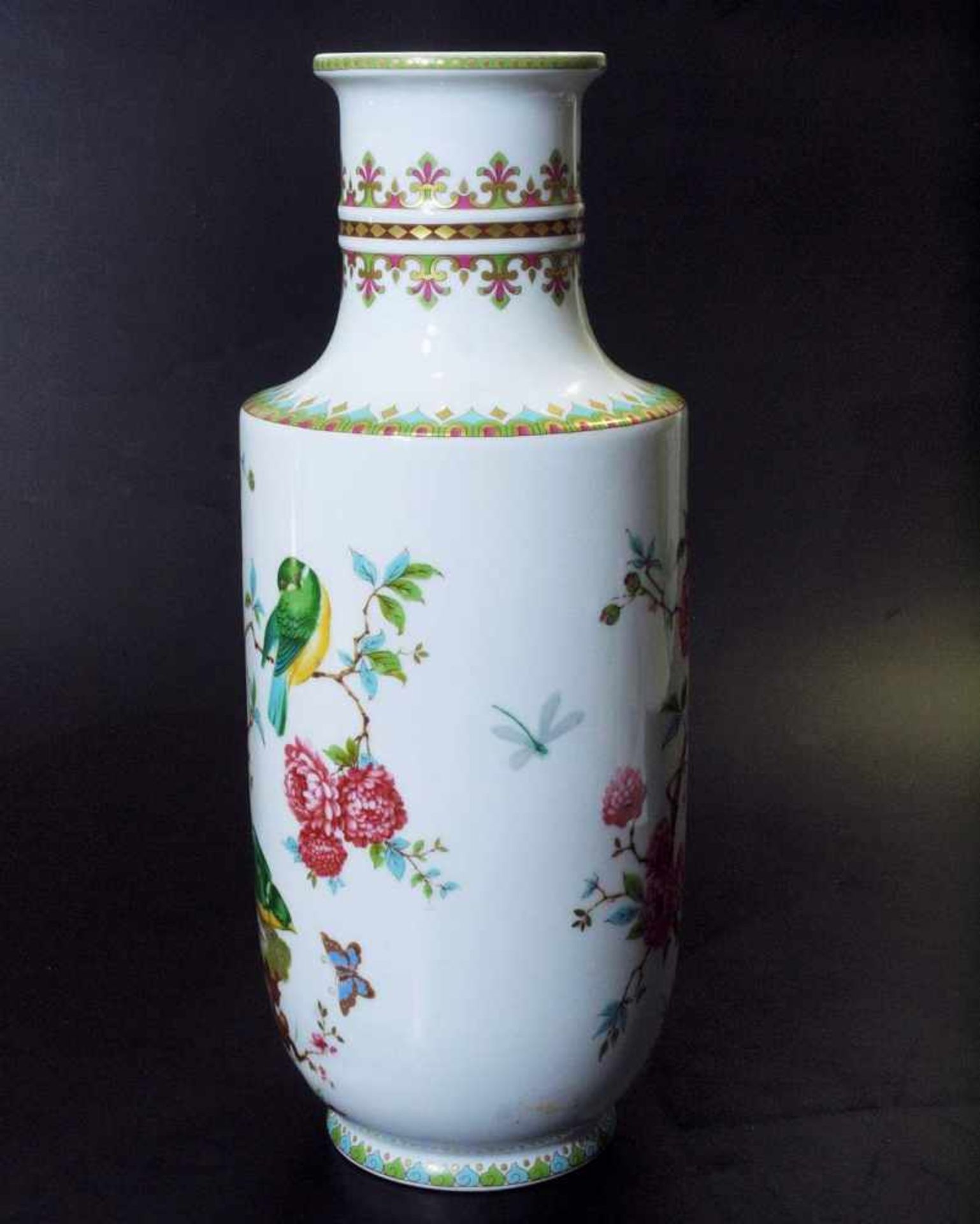 Vase. Zierteller. Vase. KAISER Porzellan 20. Jahrhundert. Farbige Bemalung mit Vögeln auf - Bild 5 aus 7