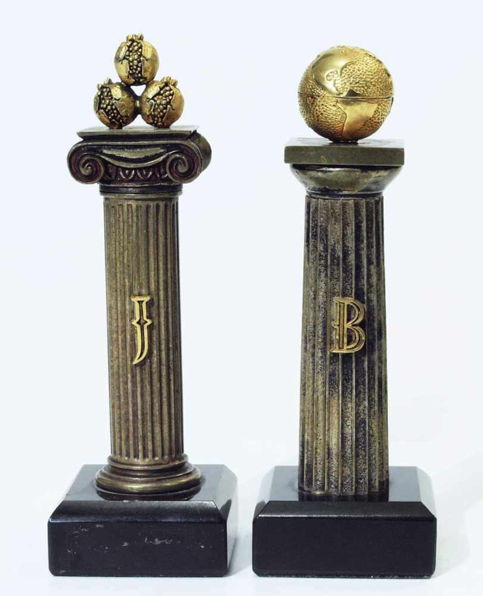 Säulenpaar "Jachin und Boas". Säulenpaar "Jachin und Boas". 20. Jahrhundert. Silber punziert 800 ( - Bild 2 aus 7