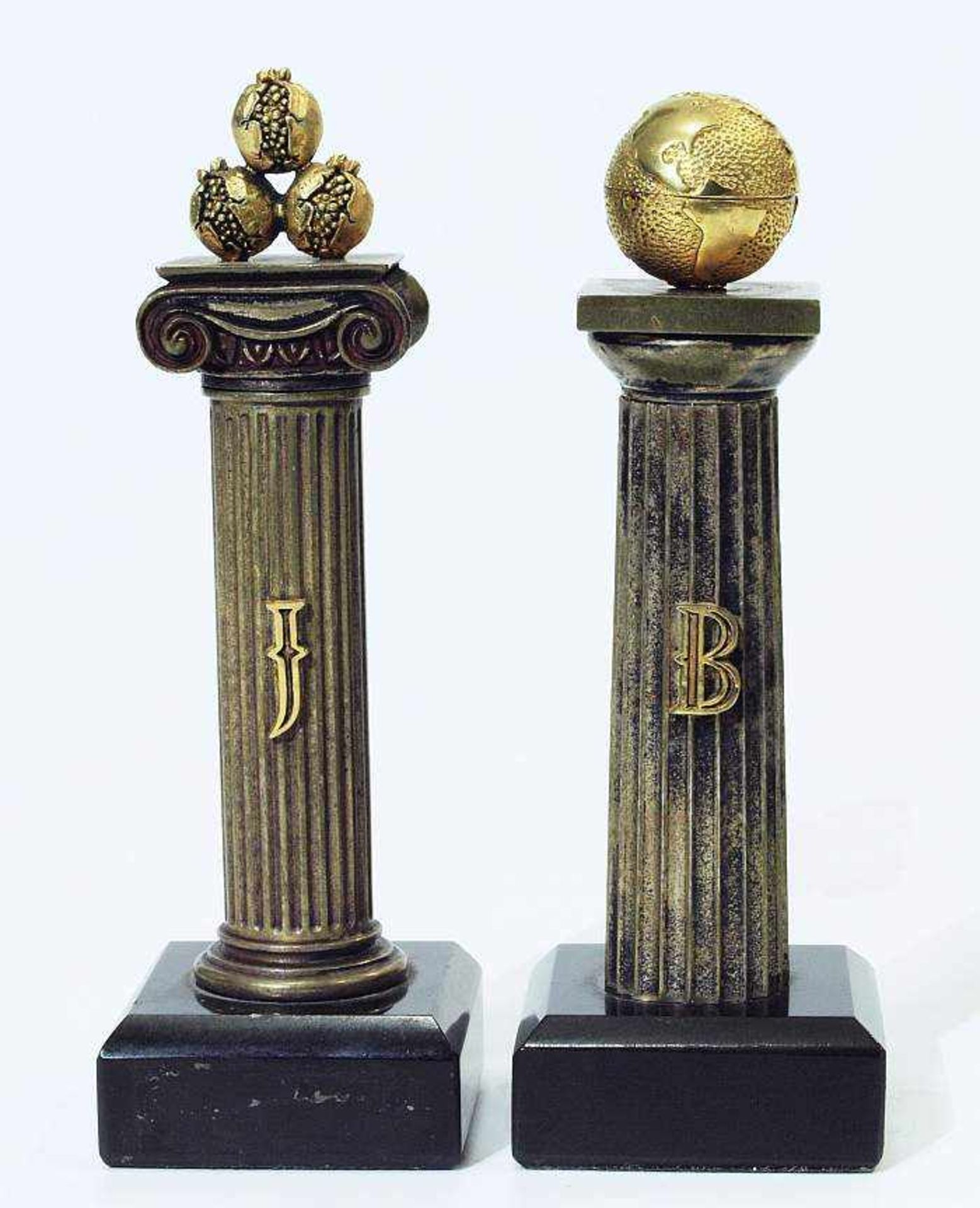 Säulenpaar "Jachin und Boas". Säulenpaar "Jachin und Boas". 20. Jahrhundert. Silber punziert 800 (
