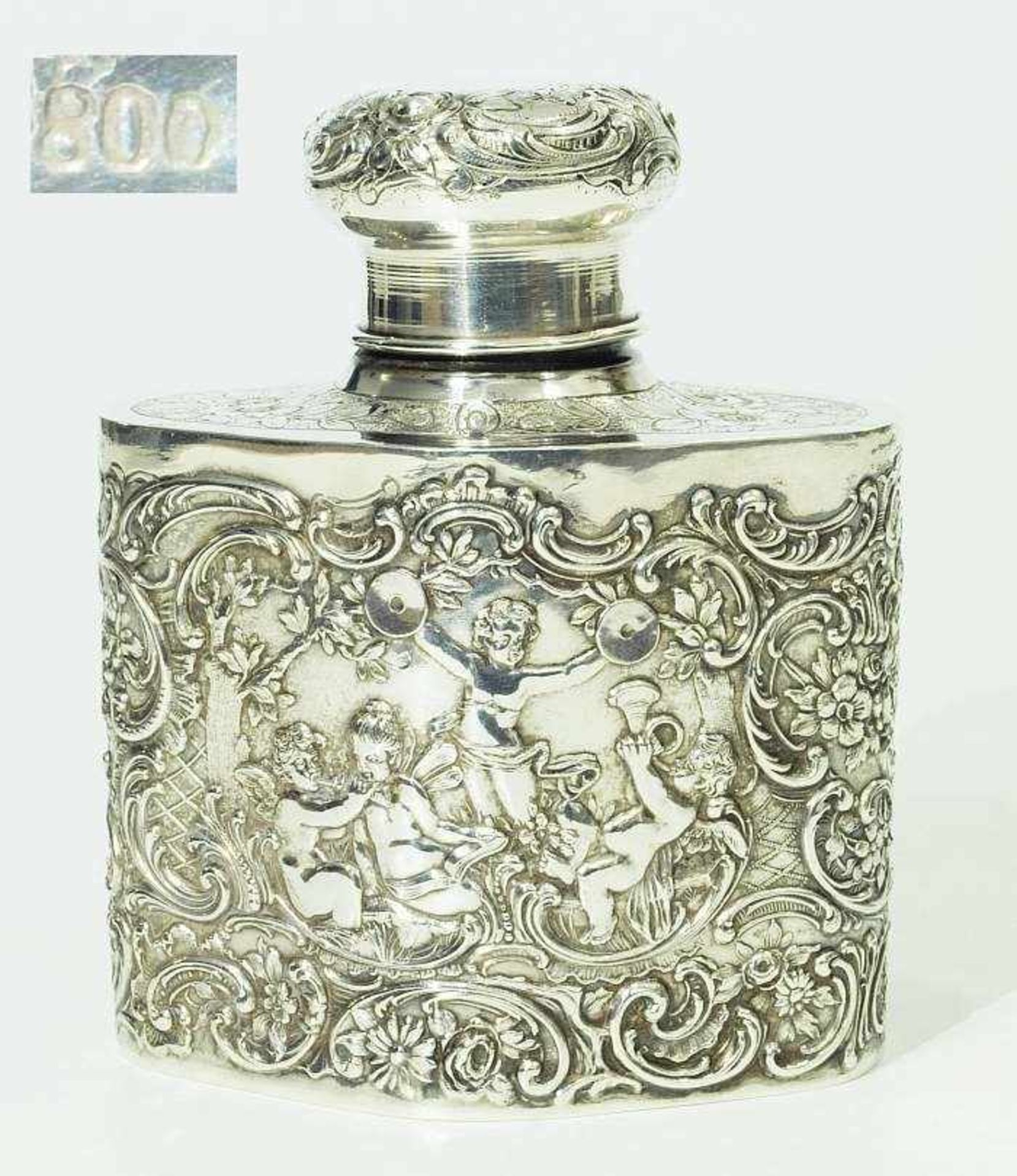 Teedose. Teedose. WEINRANCK & SCHMIDT, Hanau 20. Jahrhundert. 800er Silber. Vierpassige, ovale Form,