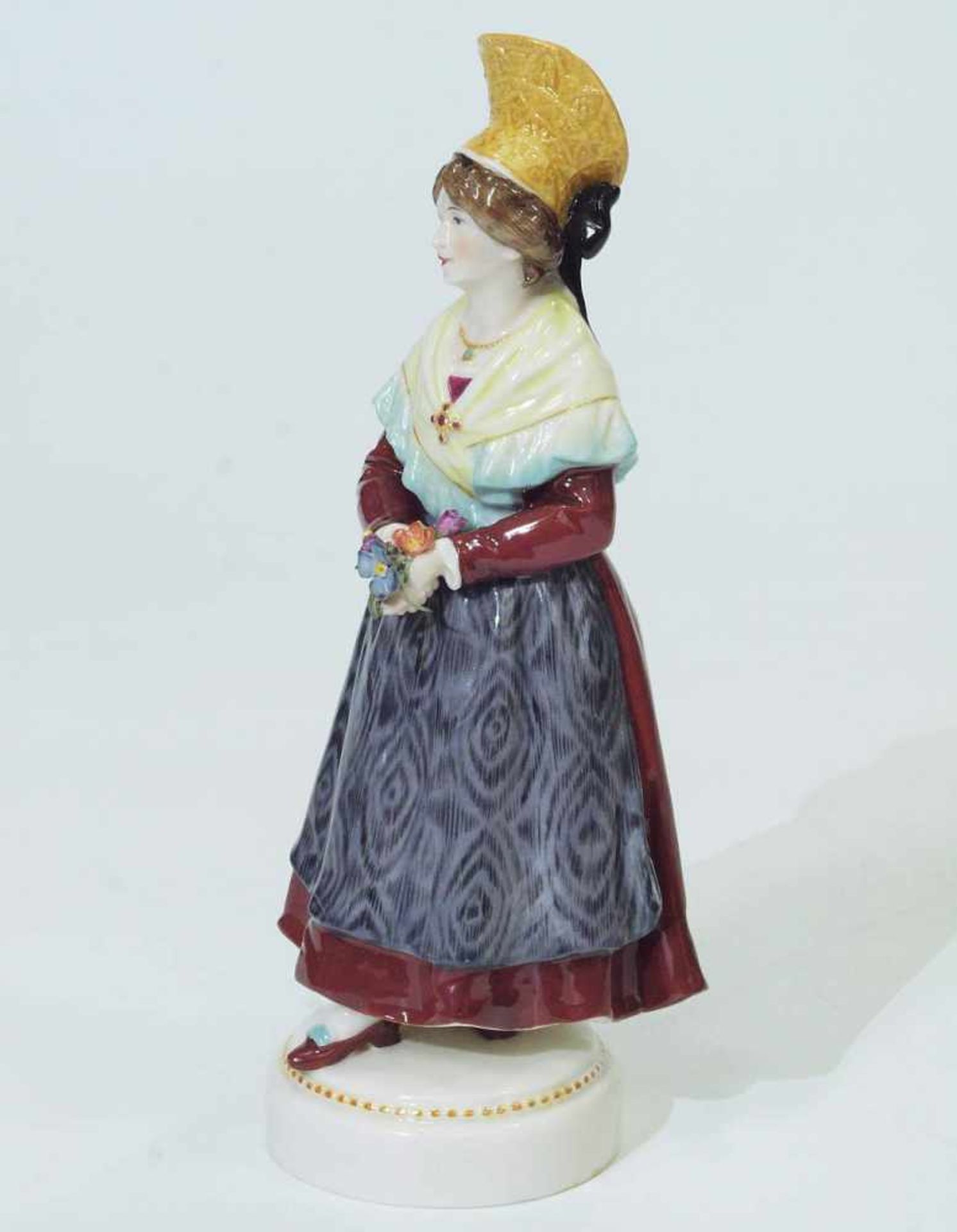 Junge Bäuerin in festlicher Tracht (Bayern, Kempten, Allgäu, Schwaben) um 1845. Junge Bäuerin in - Bild 3 aus 7