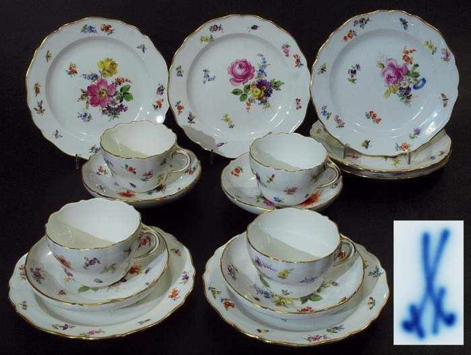 Restservice. MEISSEN. Restservice. MEISSEN um 1880, 1. Wahl. Farbige Bemalung mit Blumenbukett,