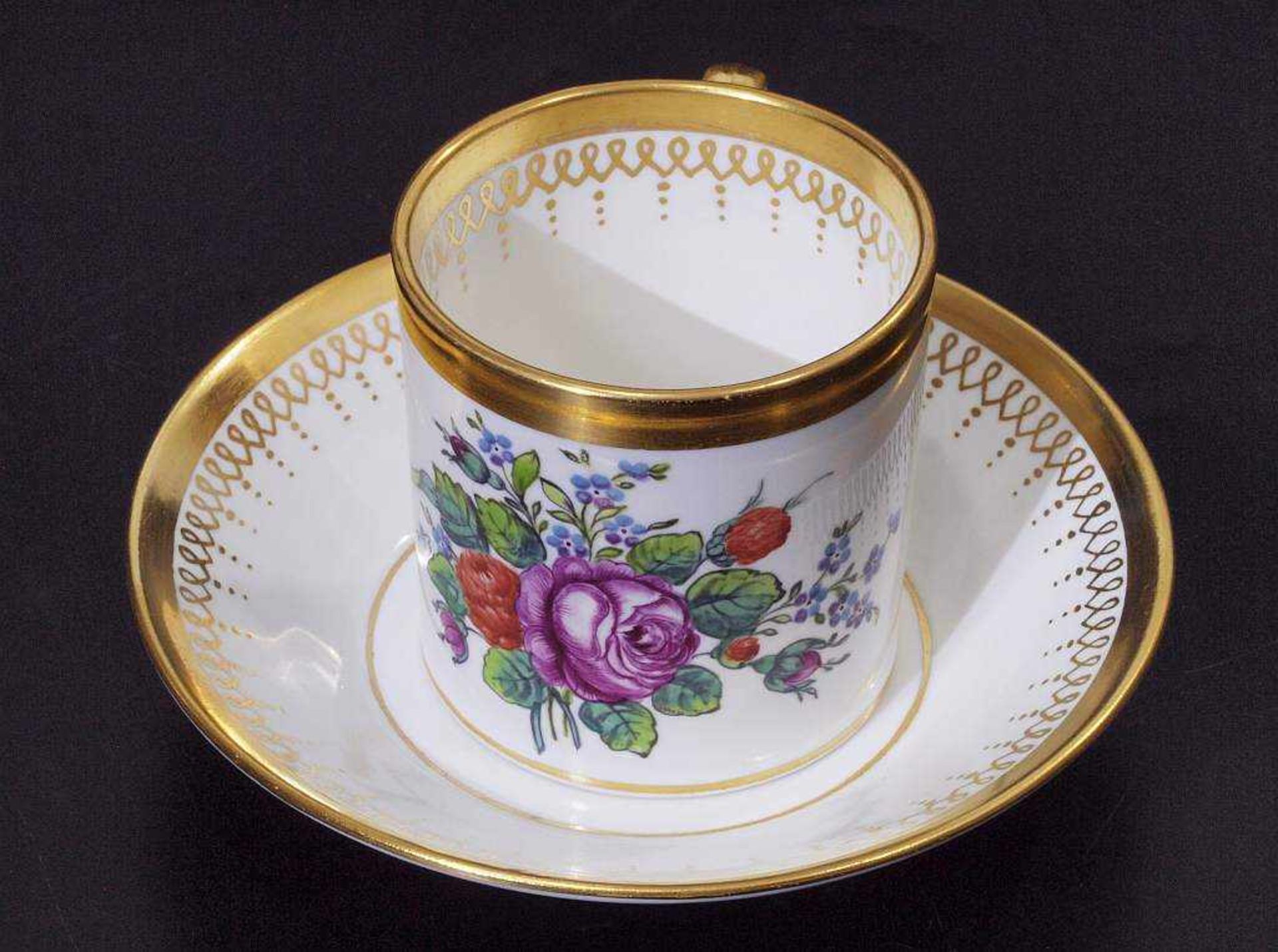 Einzelstück: Sammeltasse, Untertasse. NYMPHENBURG um 1810. Einzelstück: Sammeltasse, Untertasse. - Bild 2 aus 5