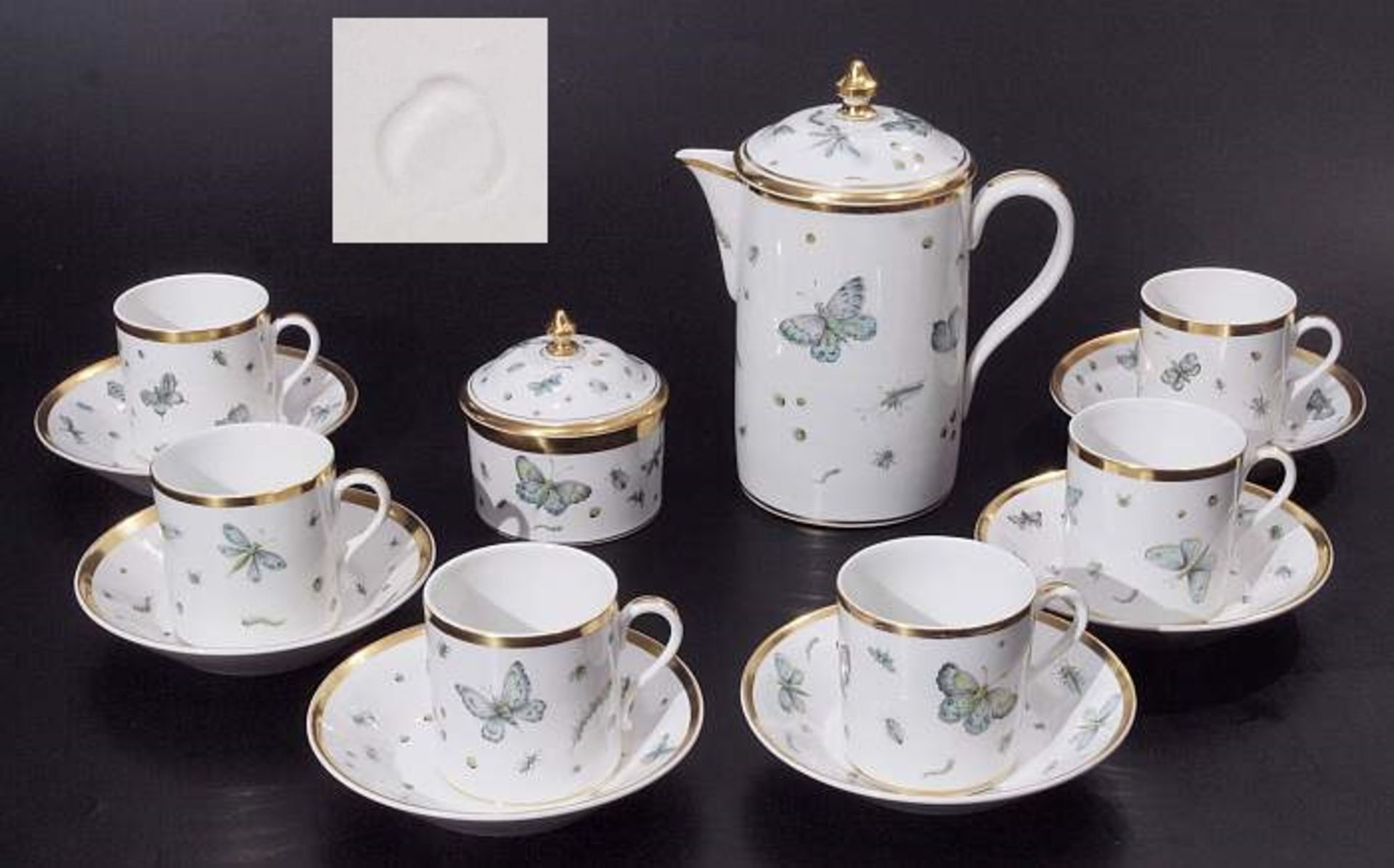 Kaffeeservice. NYMPHENBURG um 1810. Kaffeeservice. NYMPHENBURG um 1810. Dekor mit zahlreichen