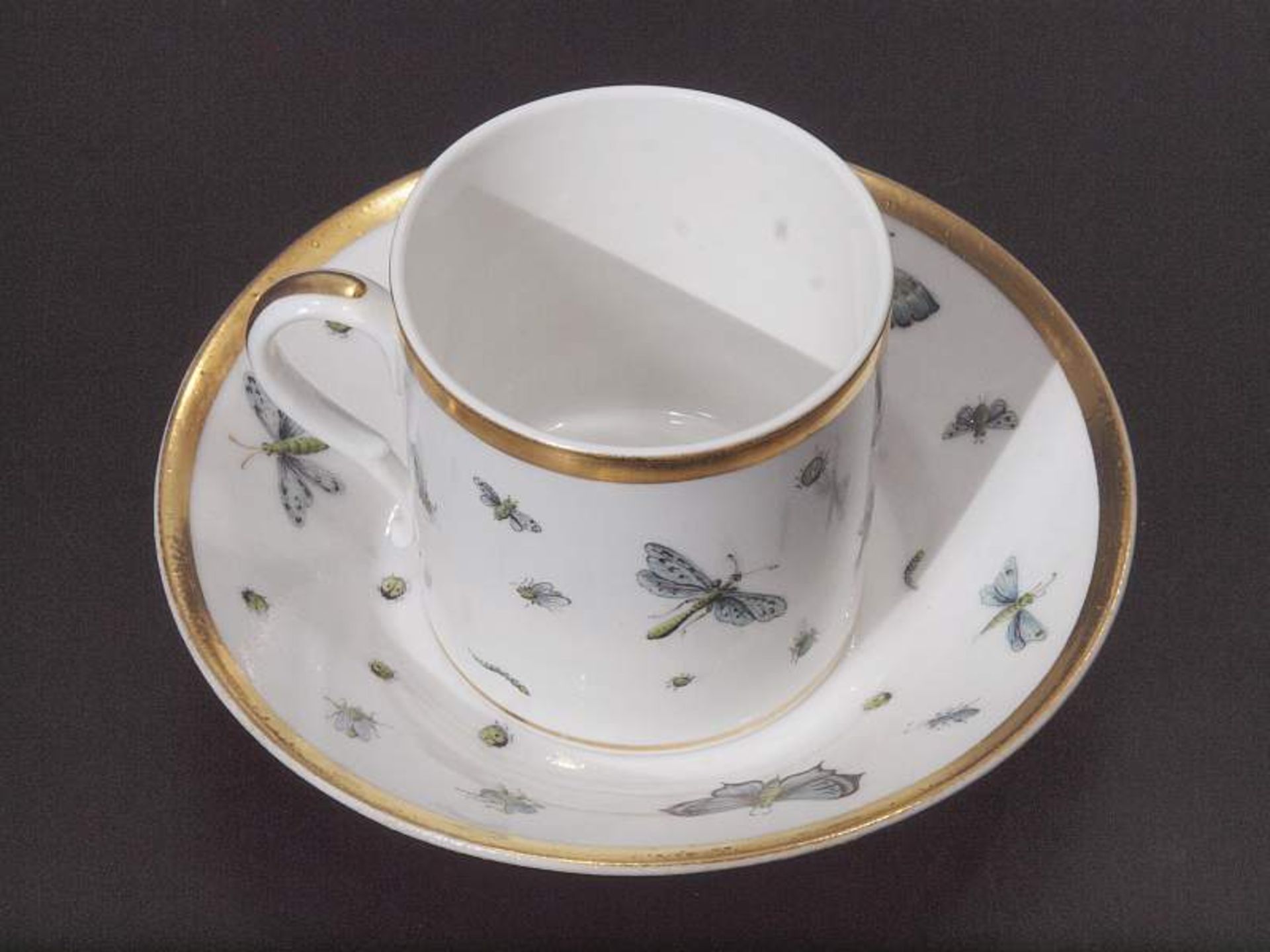 Kaffeeservice. NYMPHENBURG um 1810. Kaffeeservice. NYMPHENBURG um 1810. Dekor mit zahlreichen - Image 4 of 5